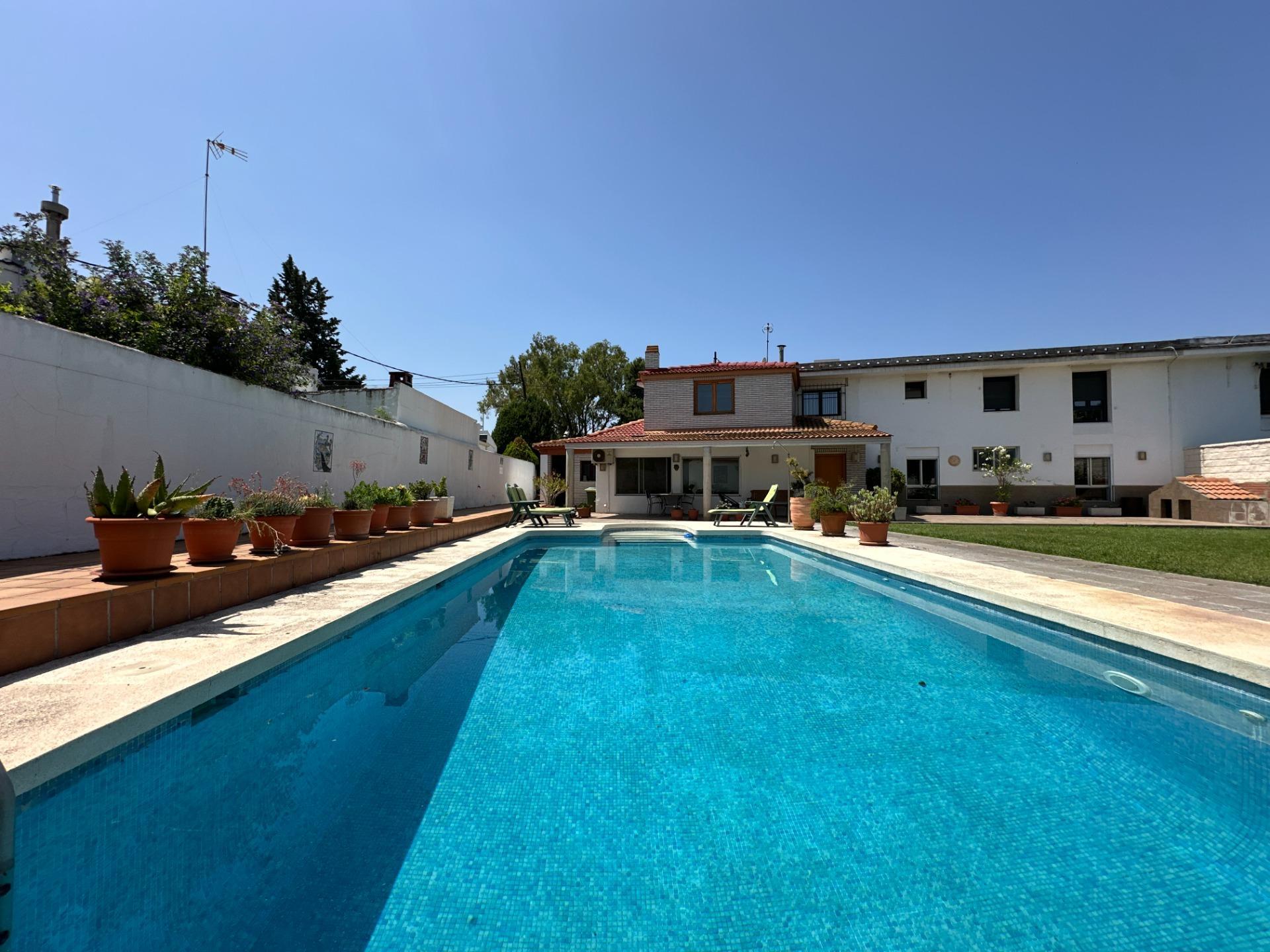 Villa in Zaragoza