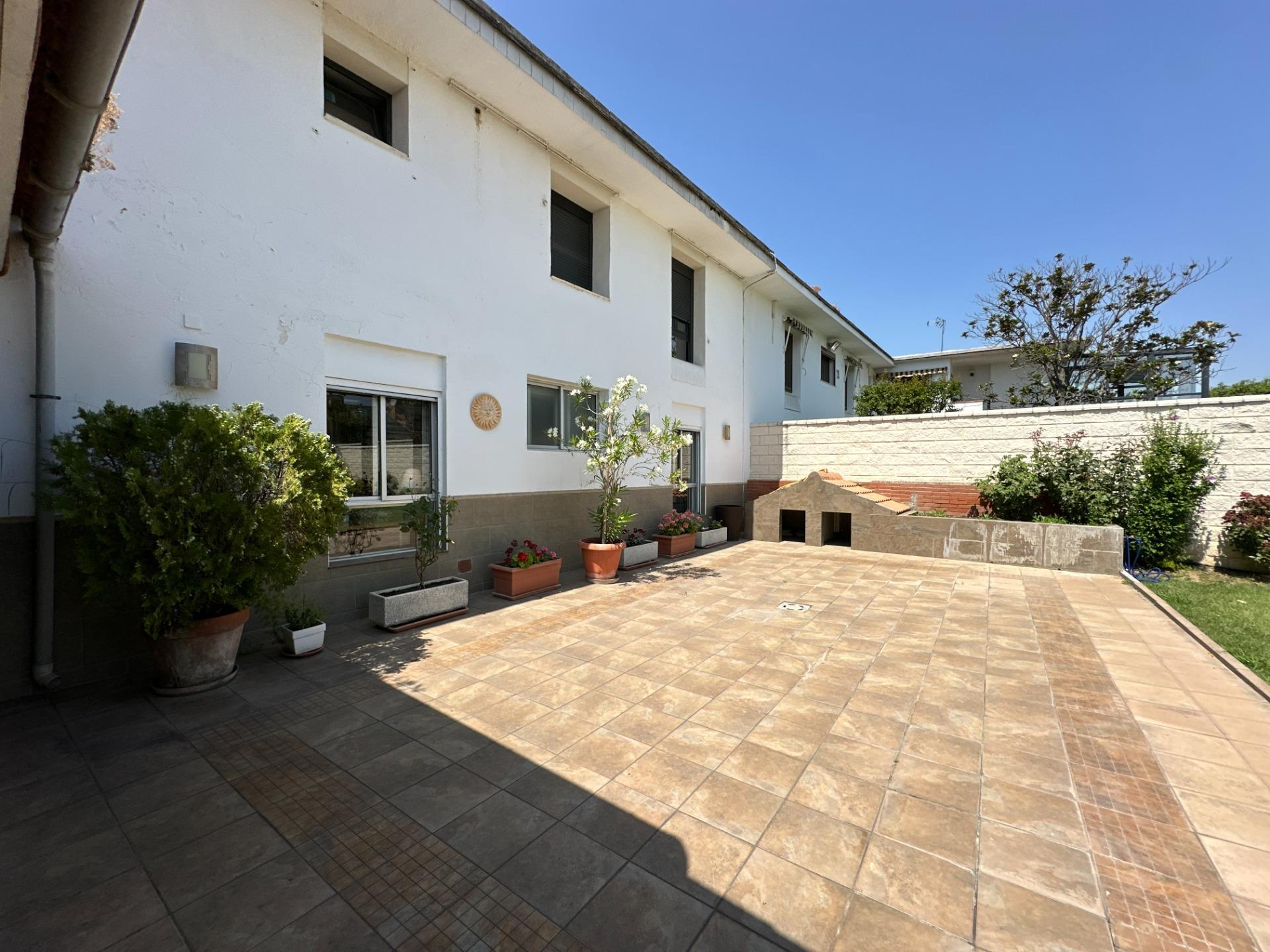 Villa in Zaragoza