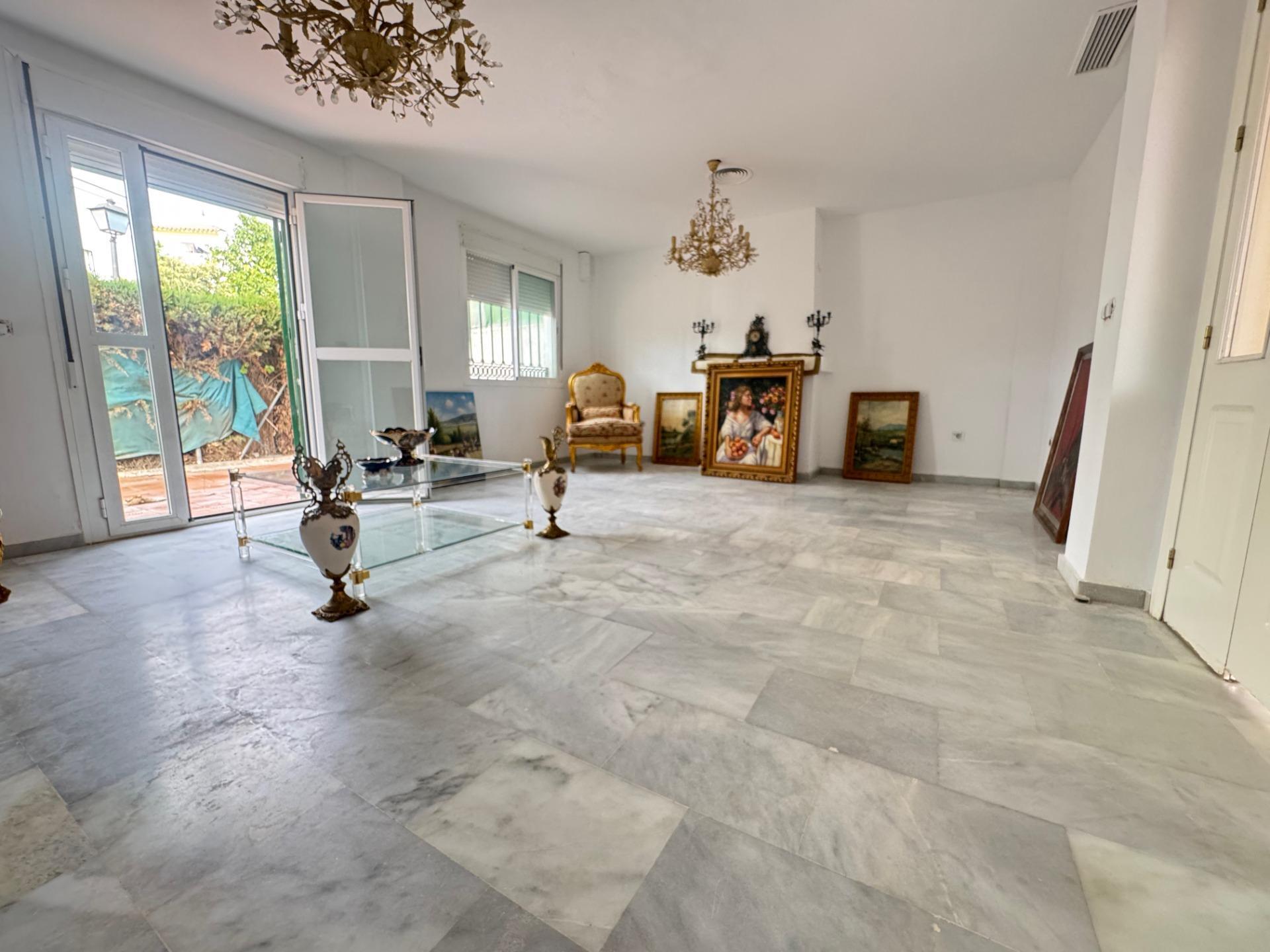 Villa in Gines