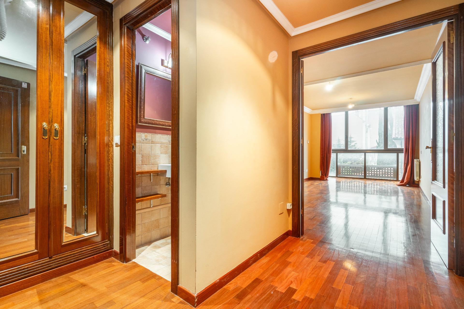 Pisos-Venta-Oviedo-1746168-Foto-2