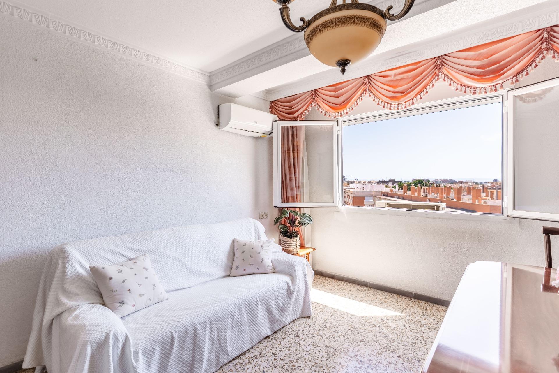 Piso en Venta en Carretera de Ronda, Almería ? Ubicación Estratégica Frente a los Juzgados