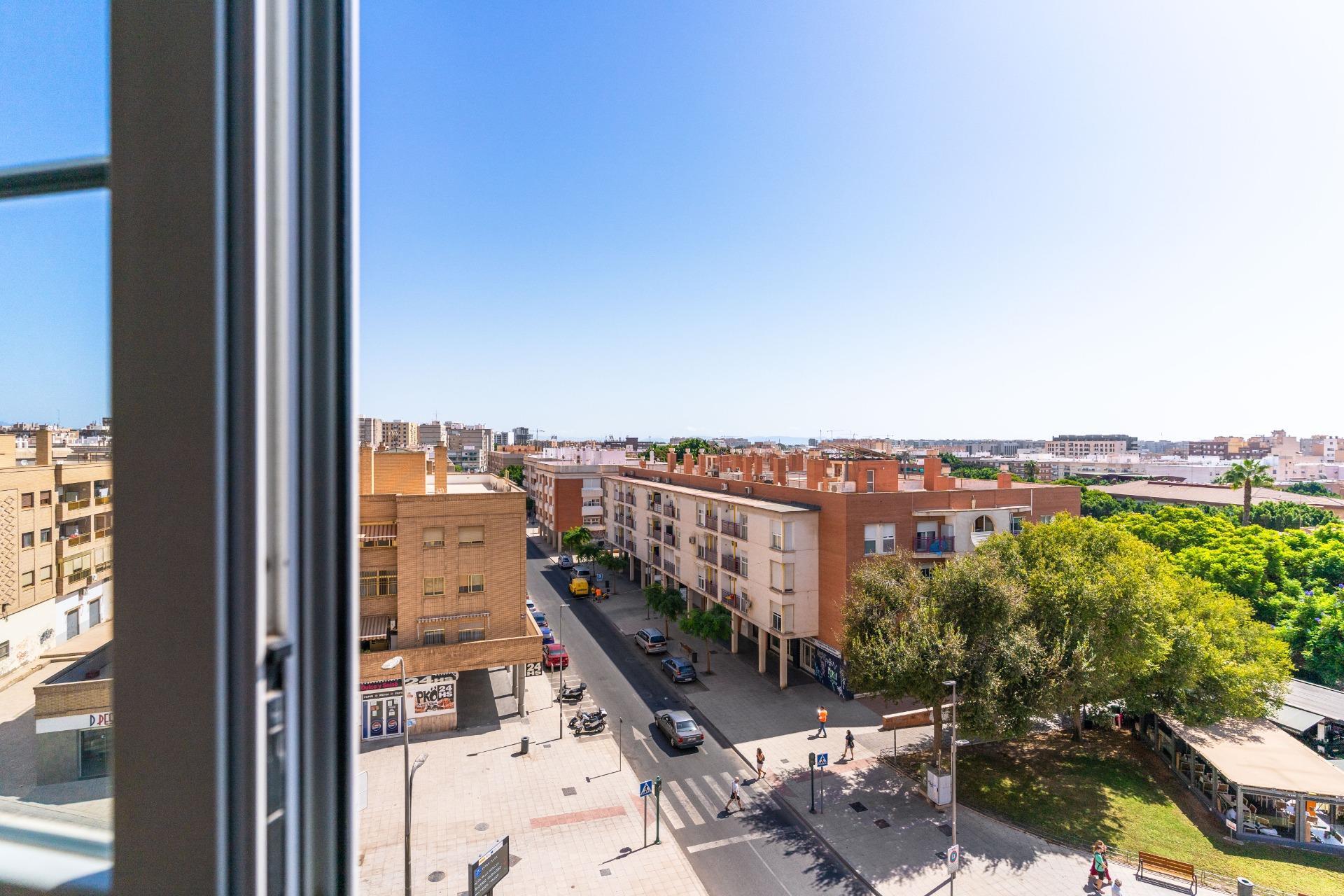 Piso en Venta en Carretera de Ronda, Almería ? Ubicación Estratégica Frente a los Juzgados