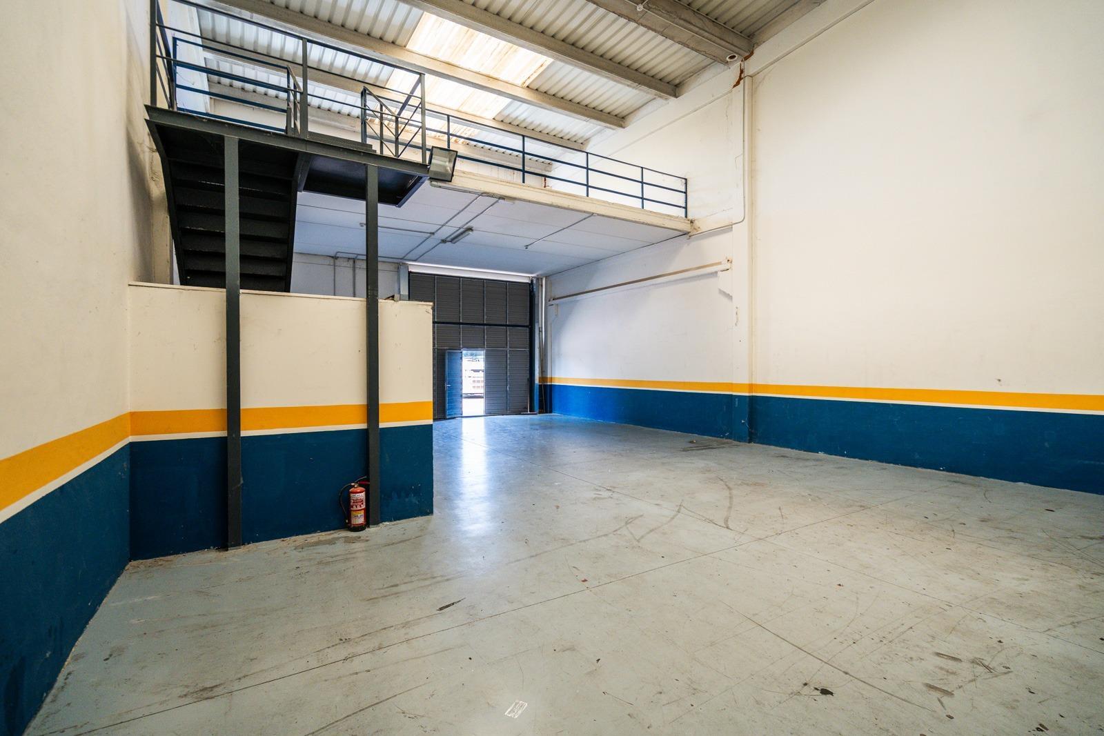 Naves-Venta-Meco-1718176-Foto-7