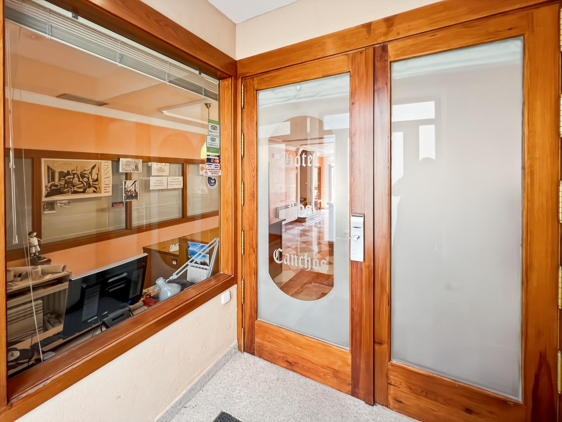 Negocios-Venta-Buitrago del Lozoya-1942870-Foto-2