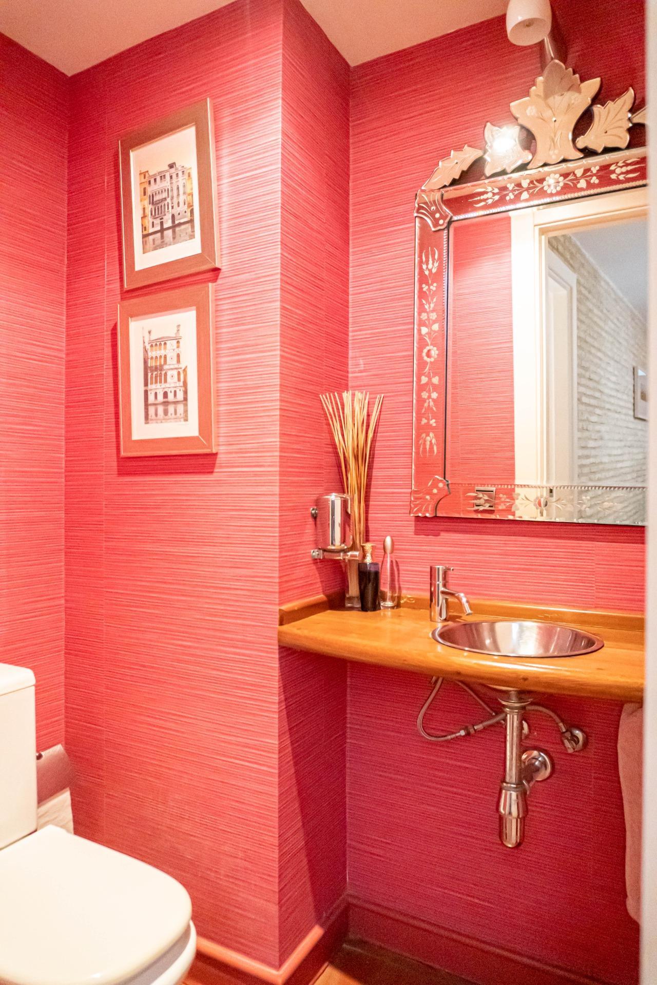 TU REFUGIO EXCLUSIVO EN VALENCINA DE LA CONCEPCION.