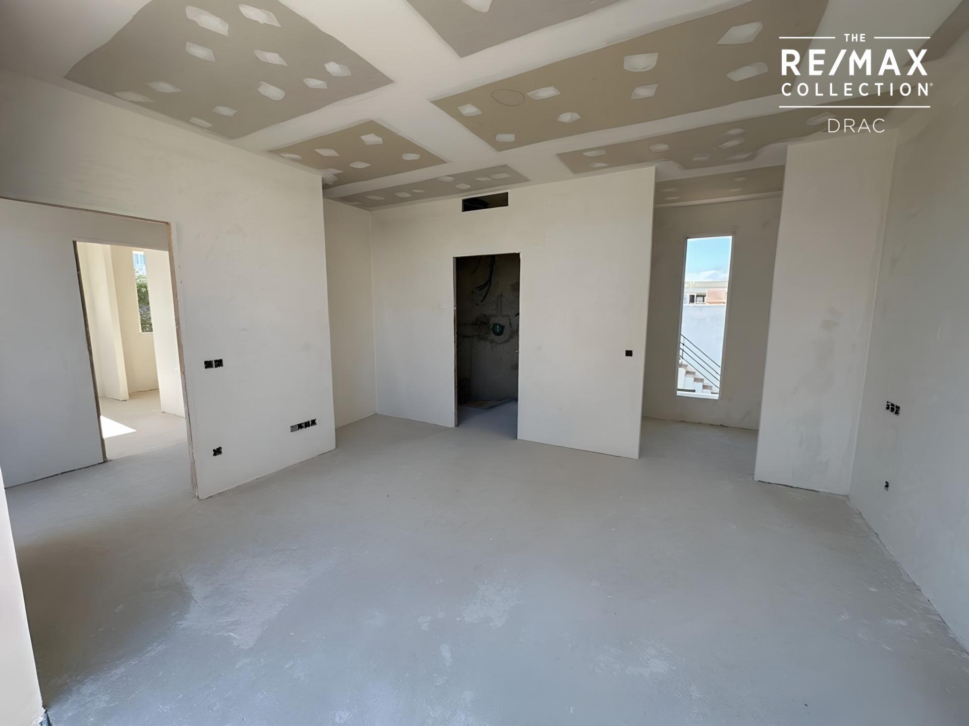 Villa de Lujo en construcción con piscina en Cala Figuera