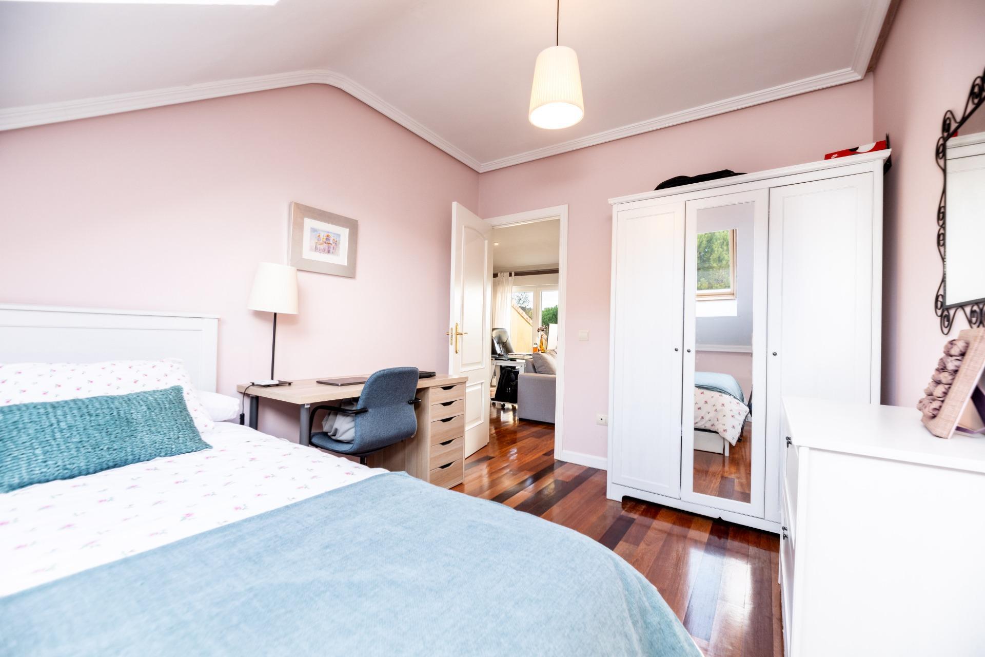 EXCLUSIVA VILLA EN LA BERZOSA