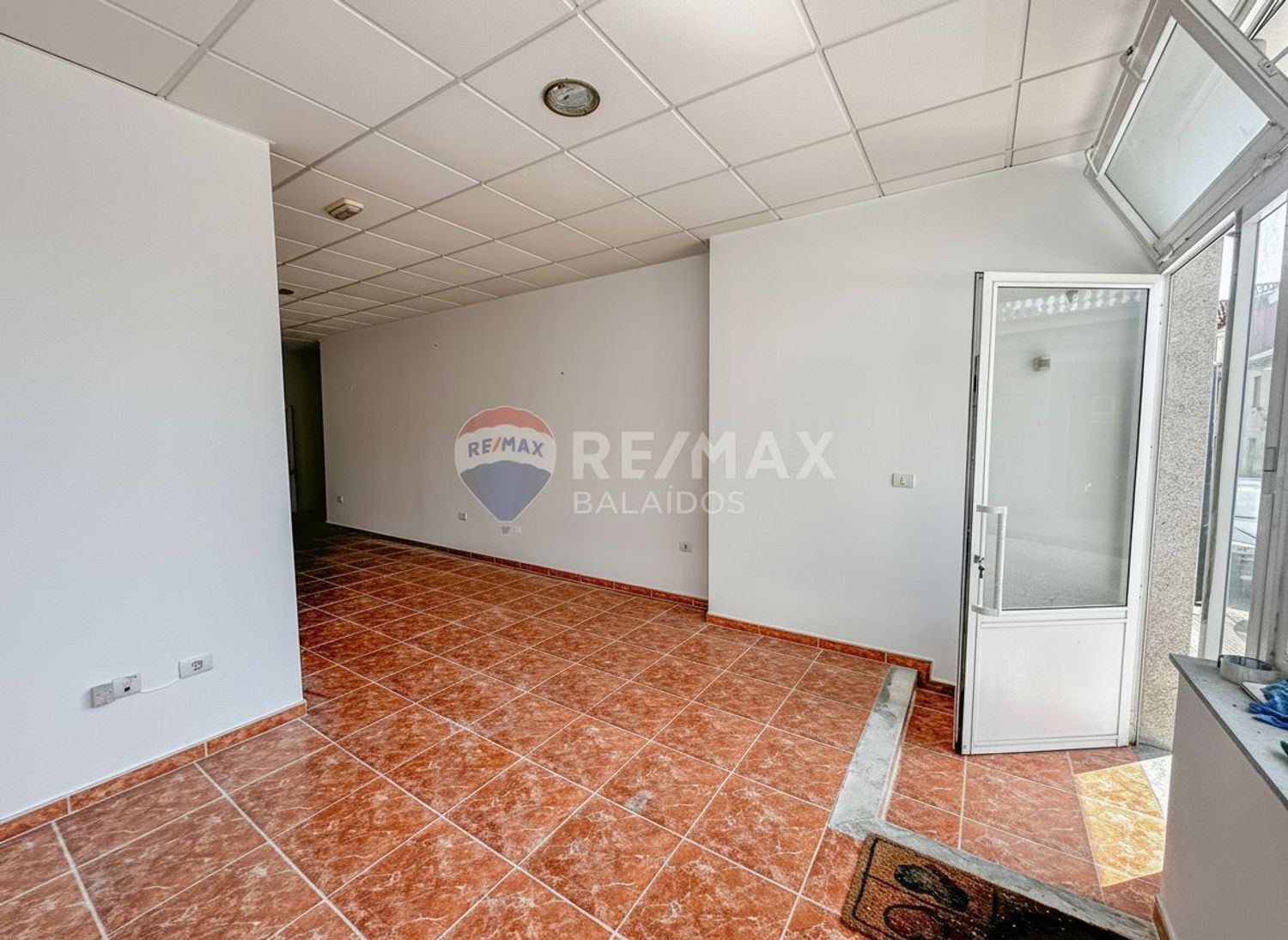 Locales-Venta-O Rosal-1975283-Foto-4