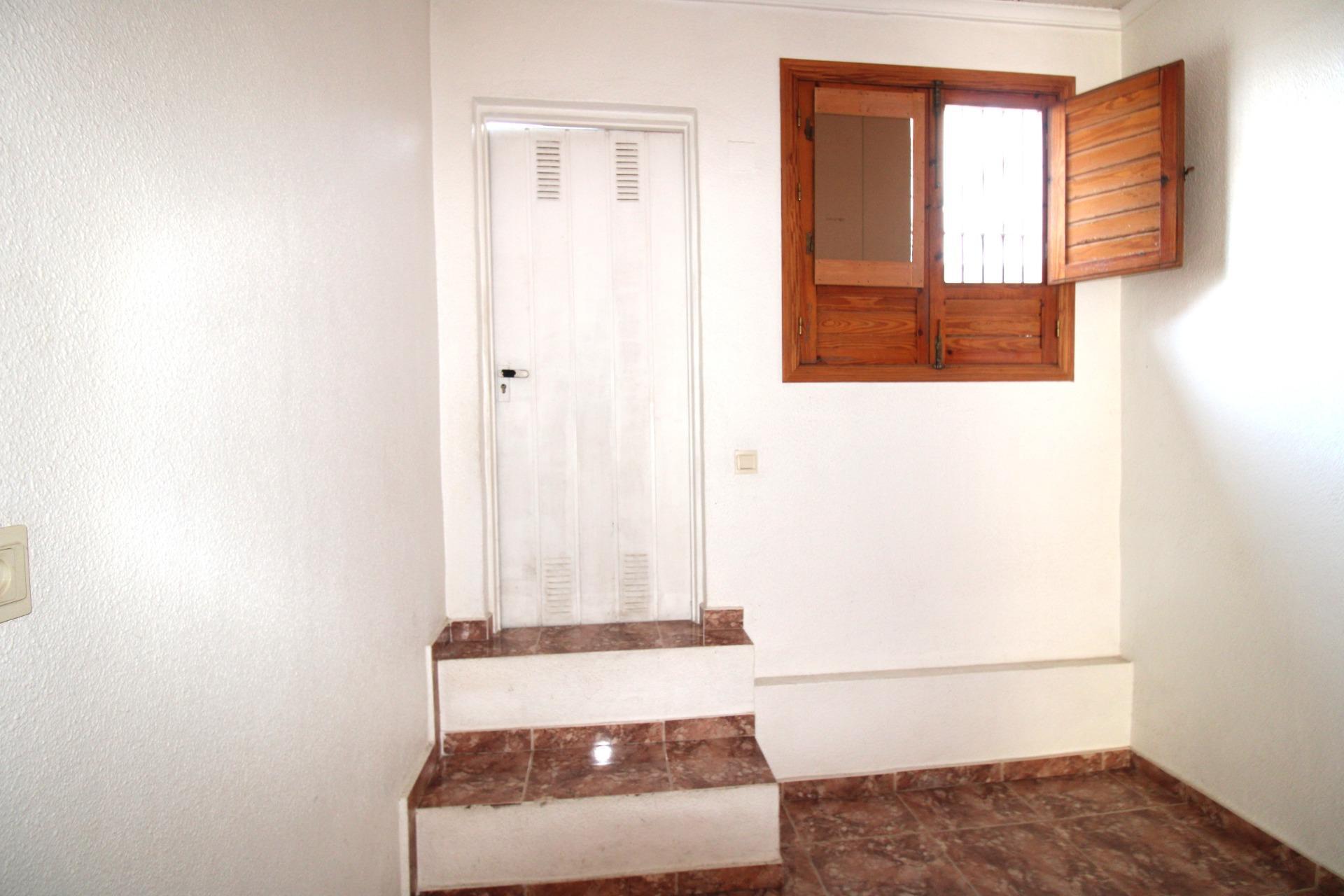 LOCAL CON PATIO CON POSIBILIDAD DE CAMBIO DE USO A VIVIENDA