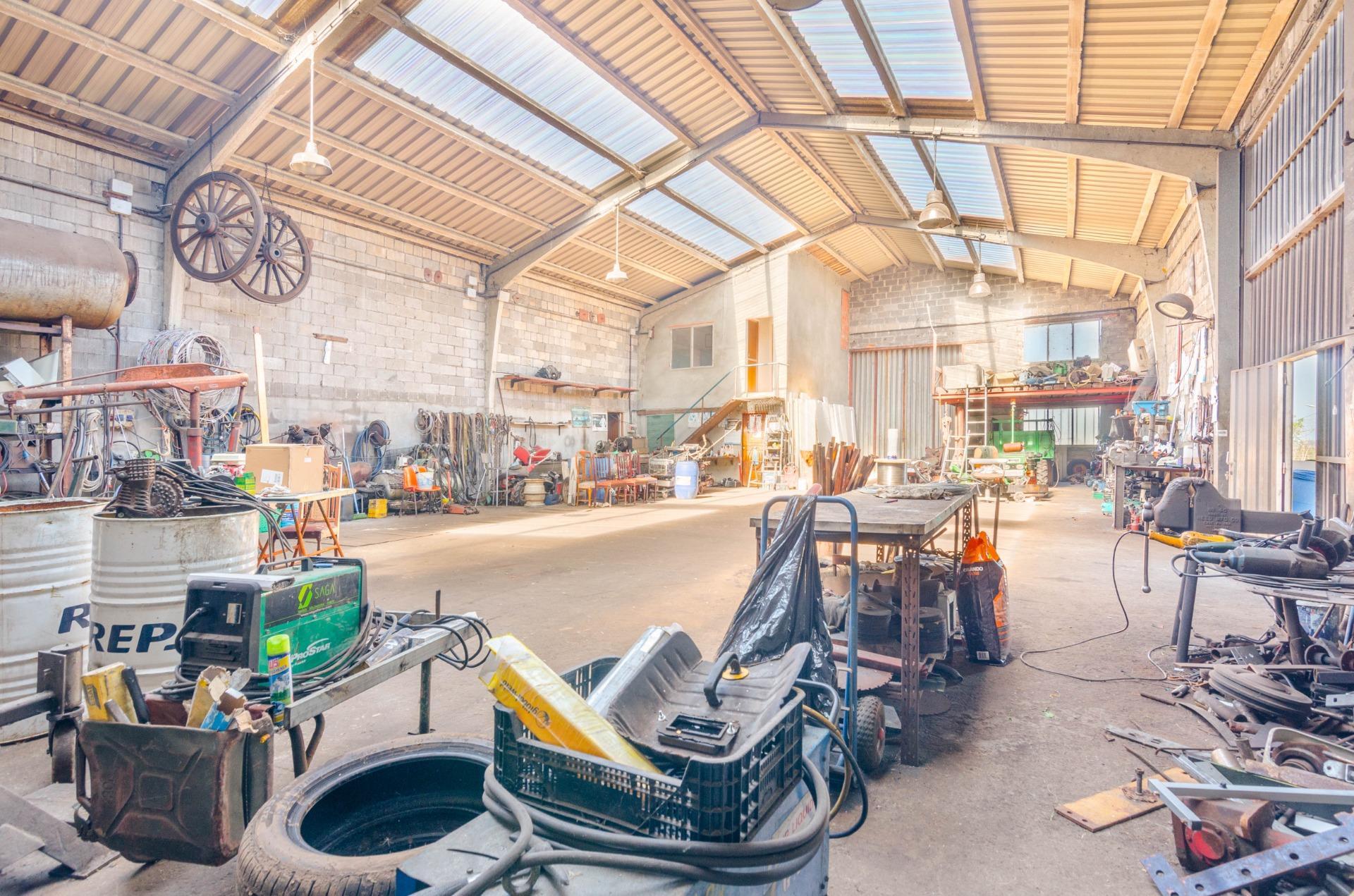 Naves-Venta-CarreÃ±o-1091367-Foto-3