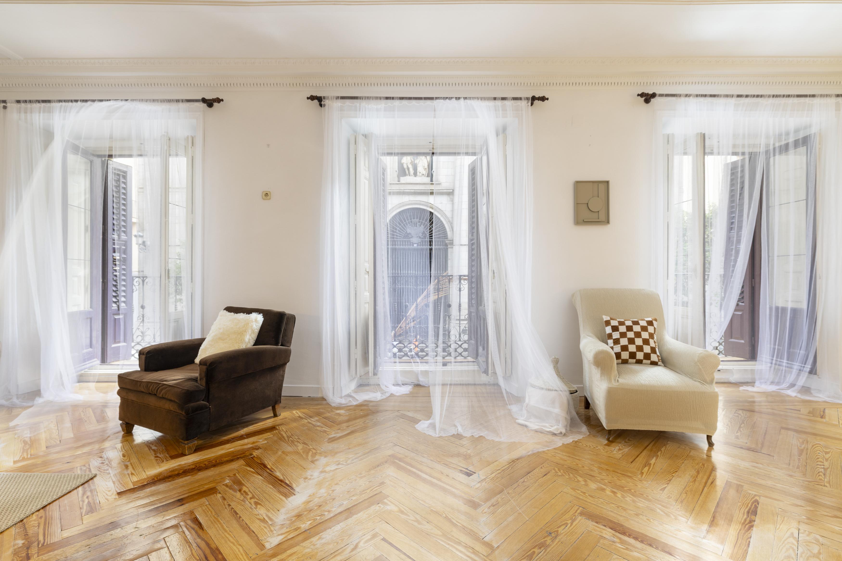 Piso con vistas a la Catedral de San Isidro.