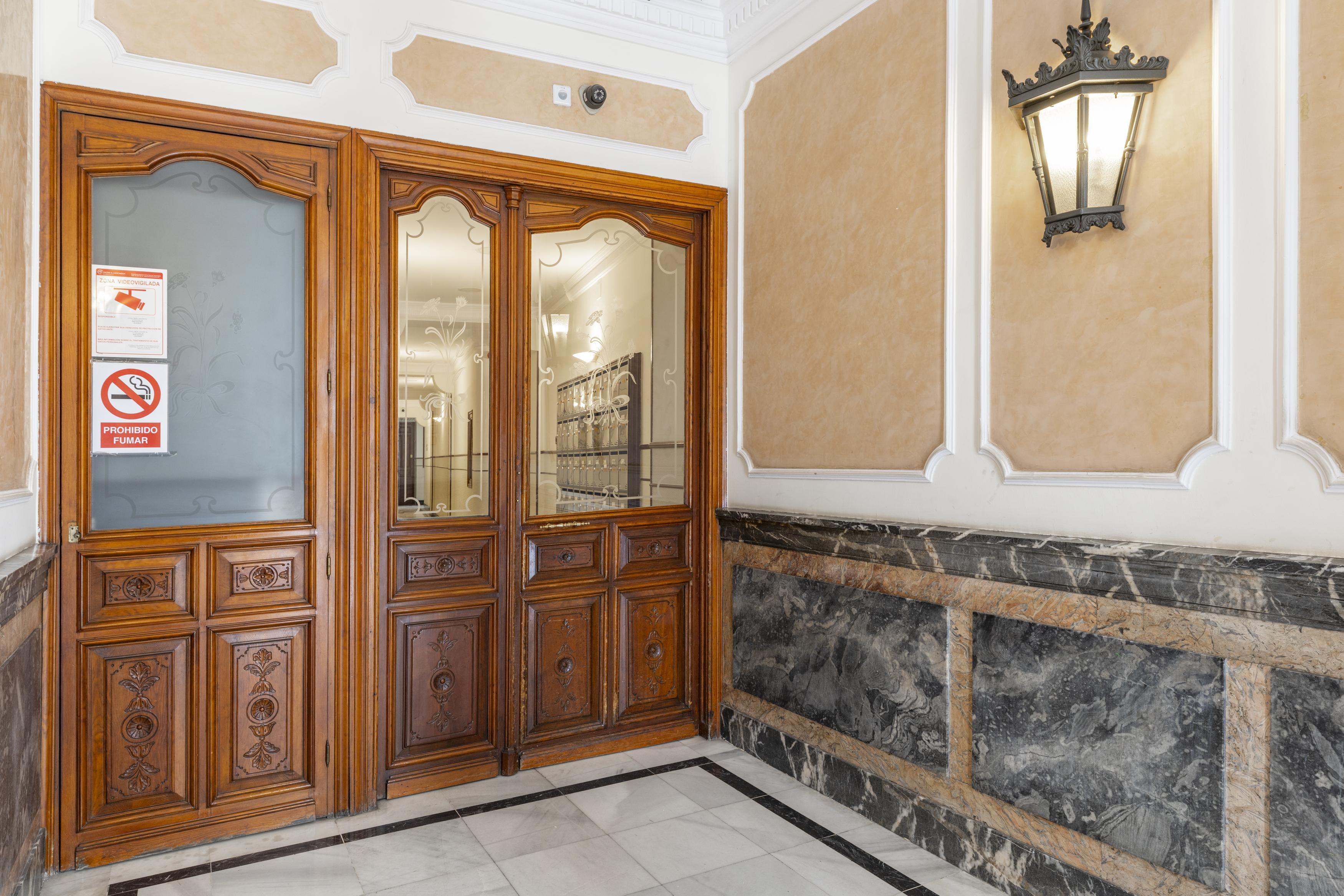 Piso con vistas a la Catedral de San Isidro.