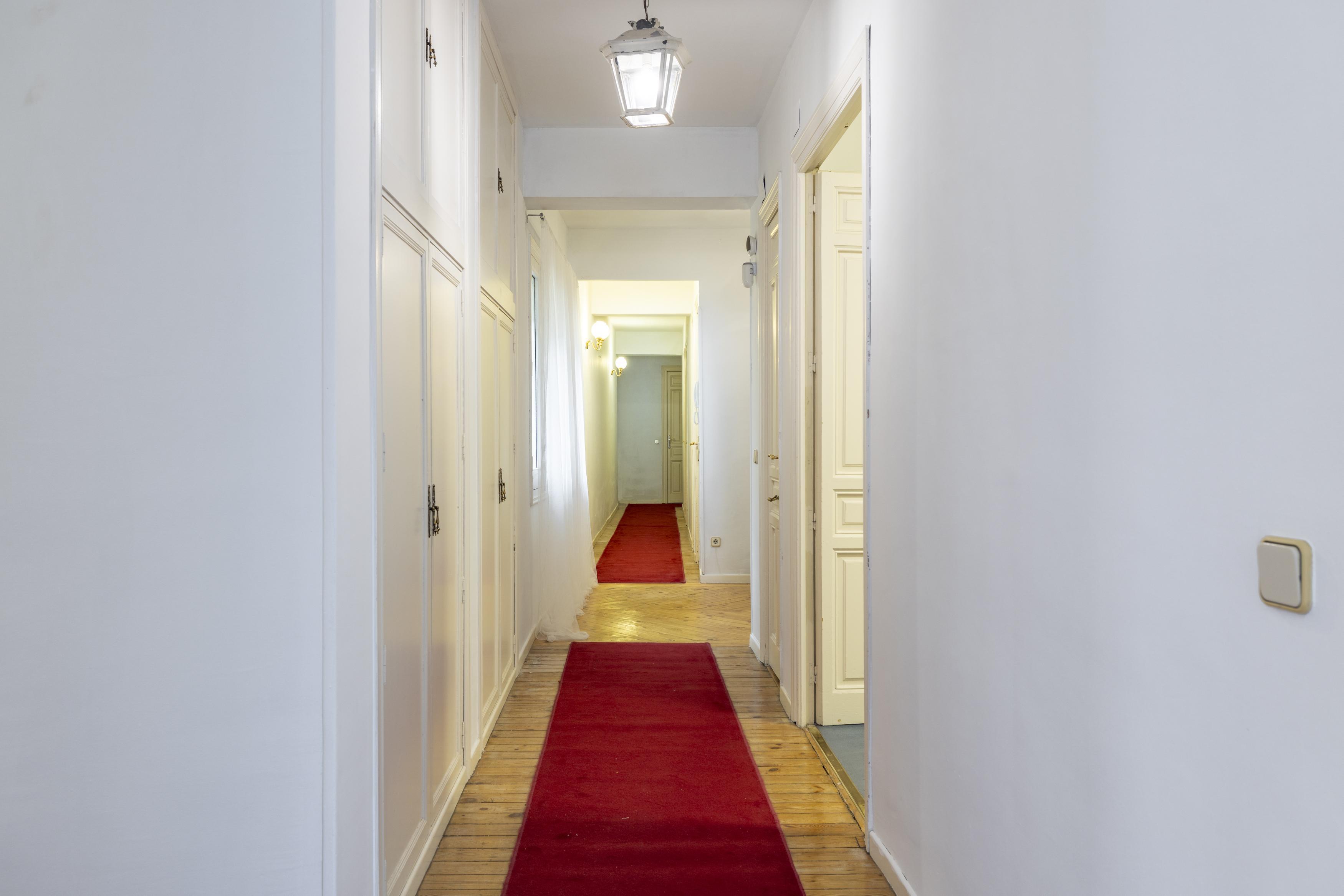 Piso con vistas a la Catedral de San Isidro.