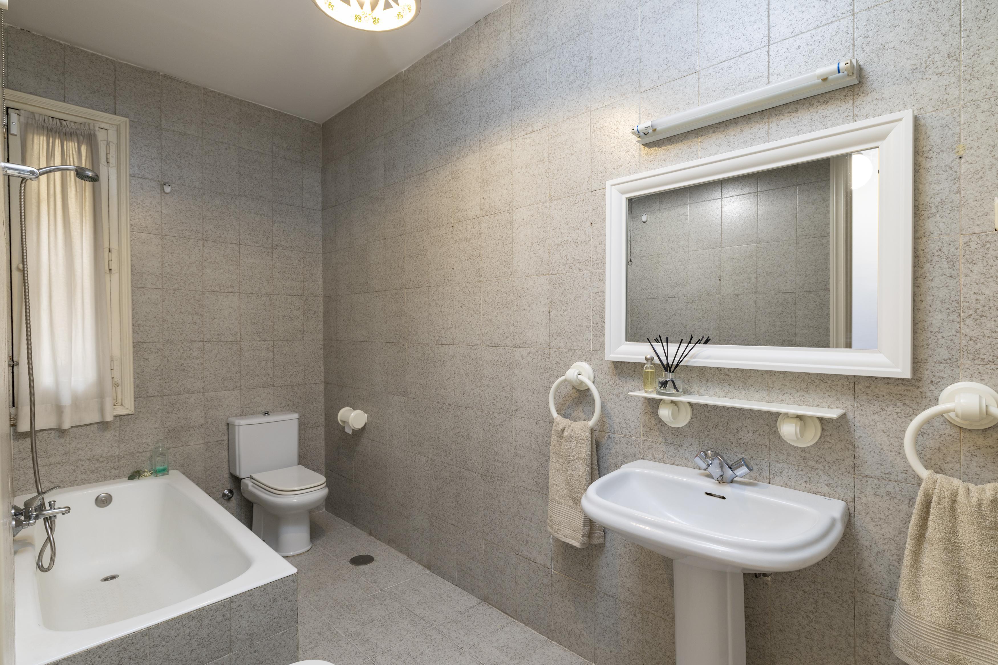 Piso con vistas a la Catedral de San Isidro.