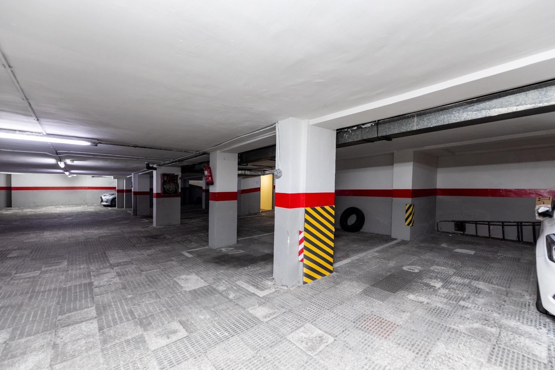 Garaje en venta en Calle de Hermosilla 91