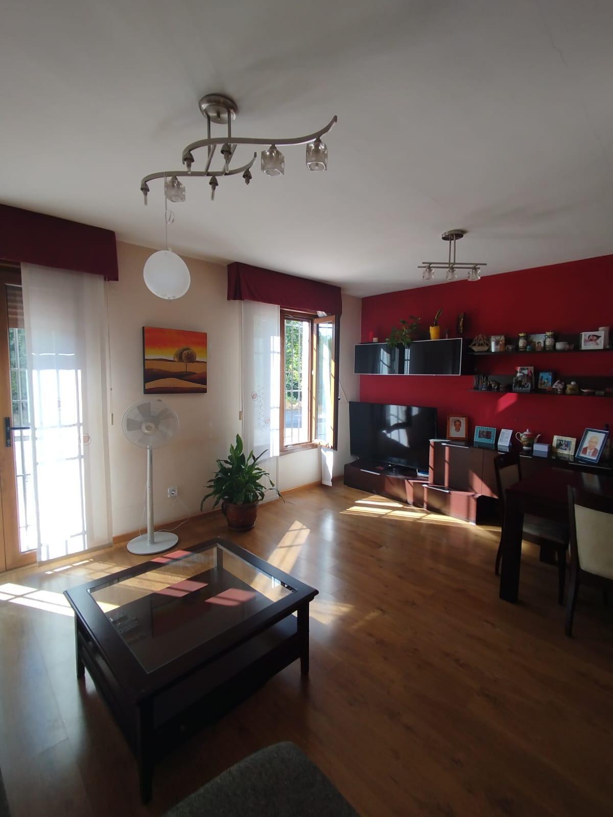 ¡OPORTUNIDAD CHALET ADOSADO EN TITULCIA!