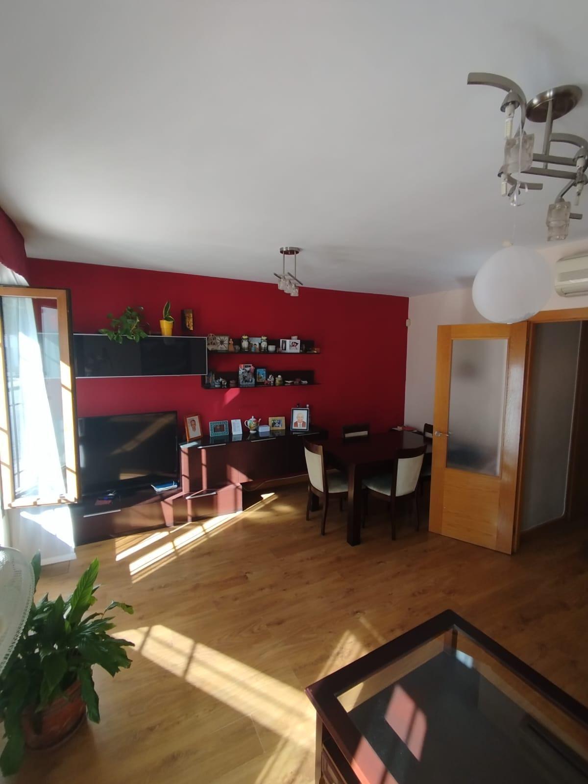 ¡OPORTUNIDAD CHALET ADOSADO EN TITULCIA!