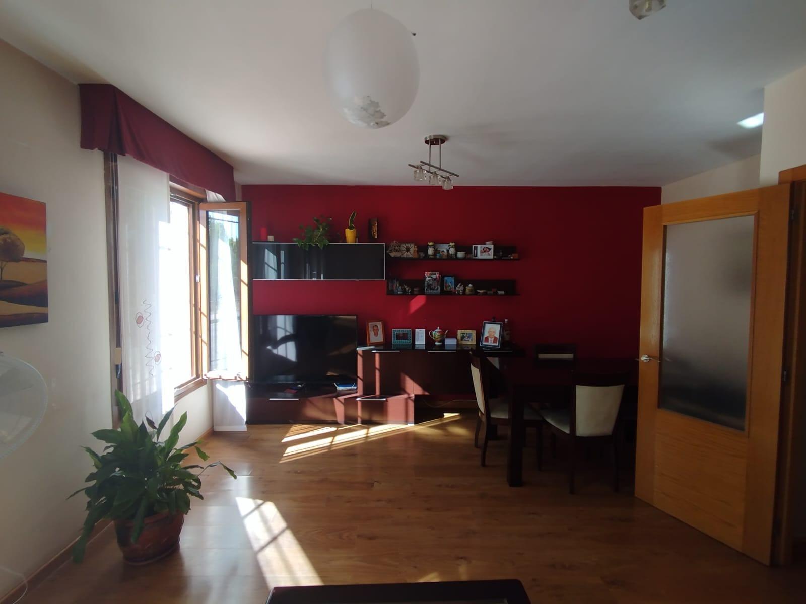 ¡OPORTUNIDAD CHALET ADOSADO EN TITULCIA!