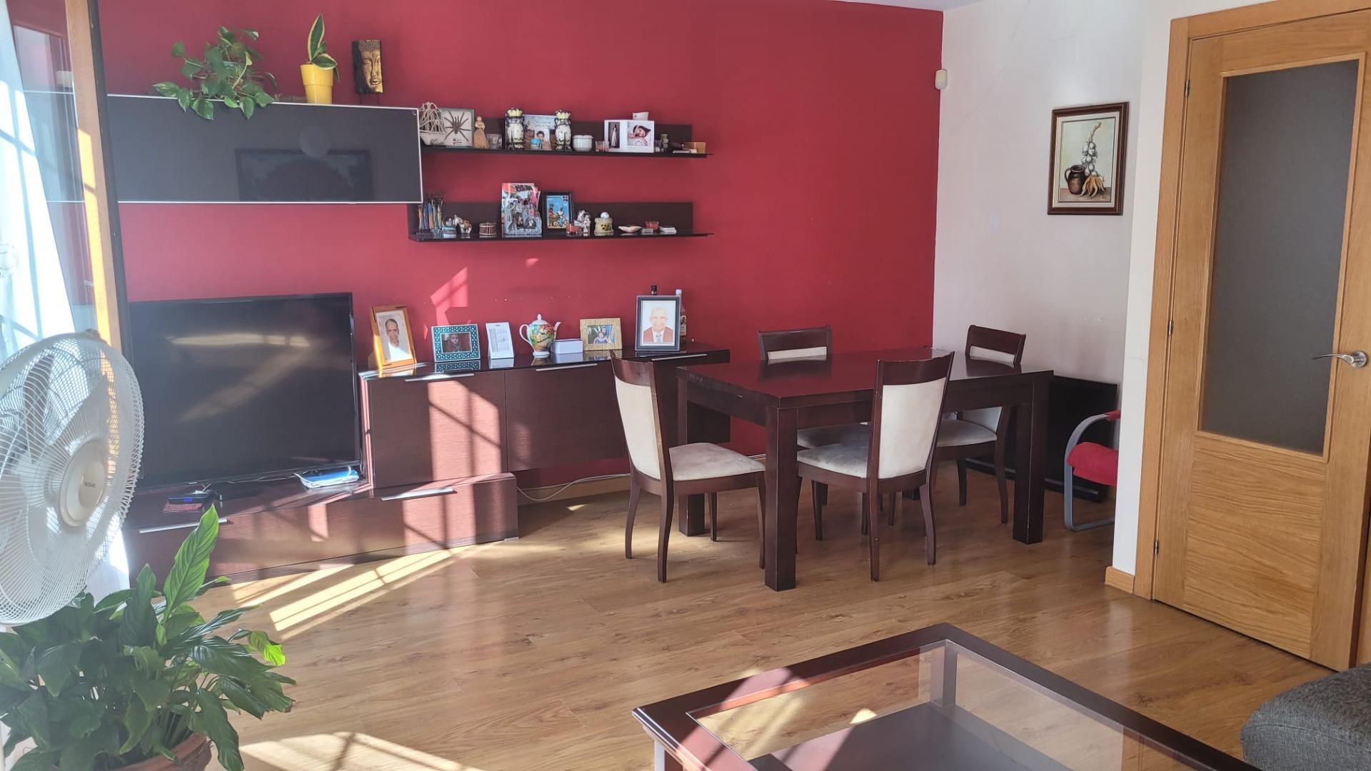 ¡OPORTUNIDAD CHALET ADOSADO EN TITULCIA!