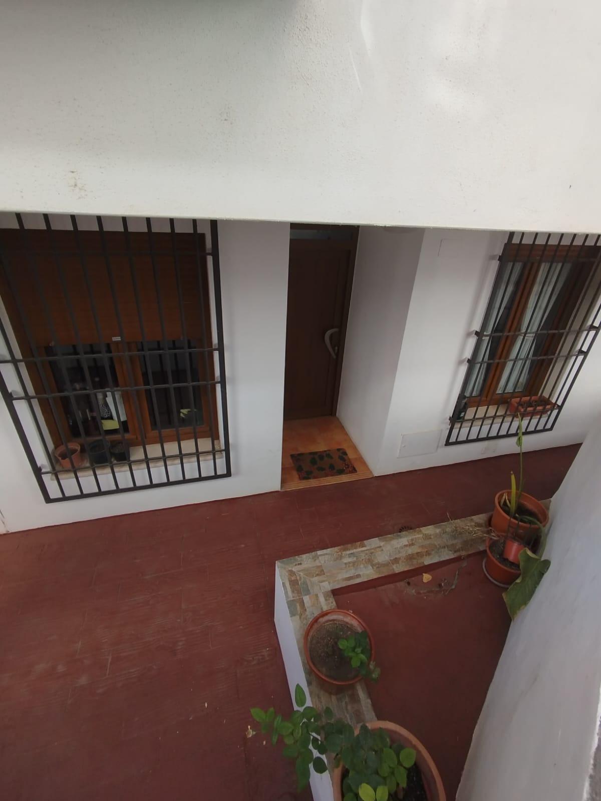 ¡OPORTUNIDAD CHALET ADOSADO EN TITULCIA!