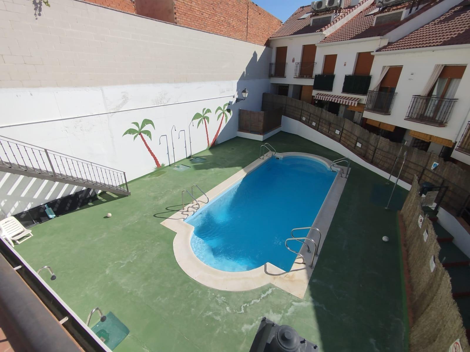 ¡OPORTUNIDAD CHALET ADOSADO EN TITULCIA!