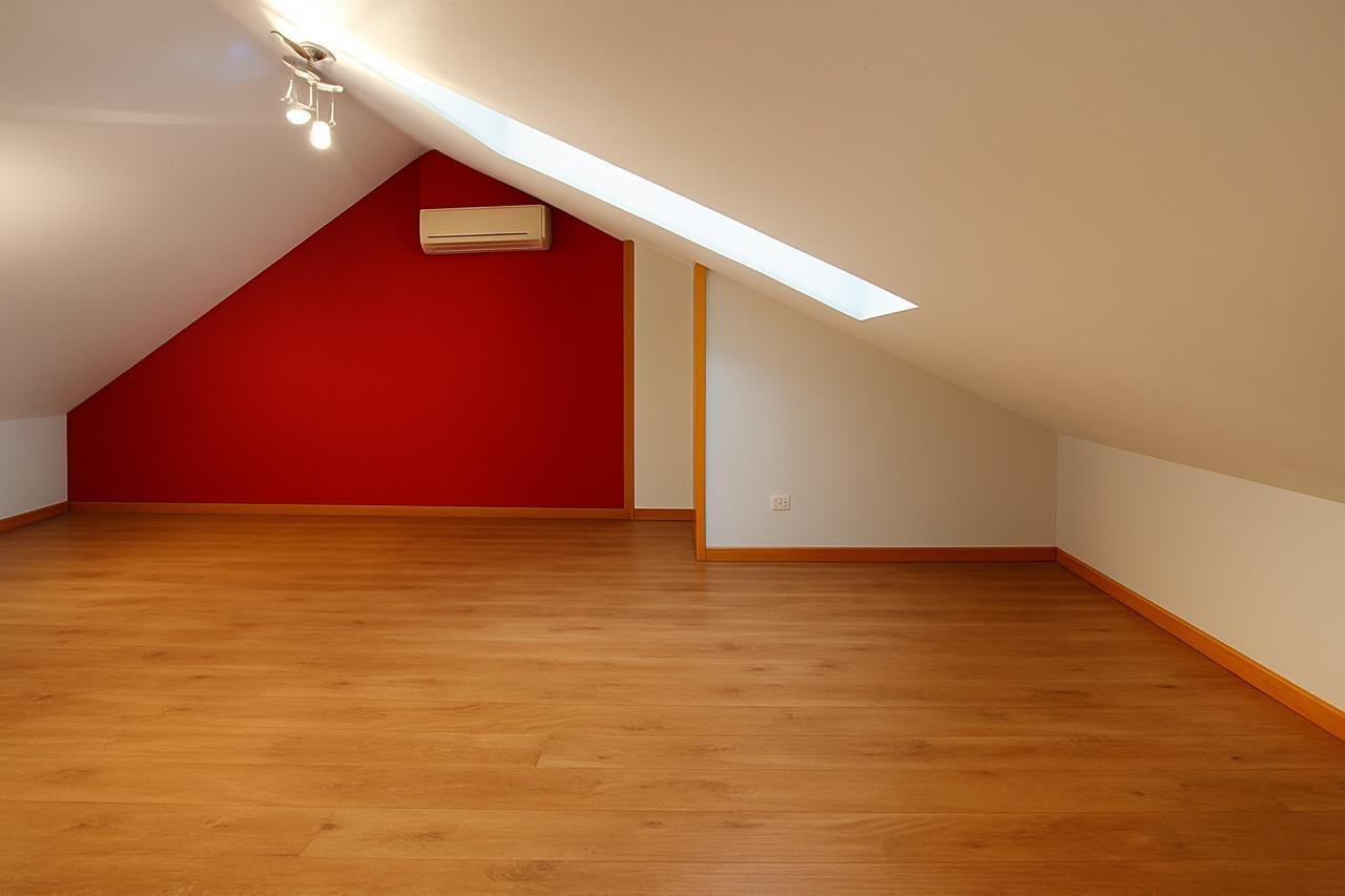 ¡OPORTUNIDAD CHALET ADOSADO EN TITULCIA!