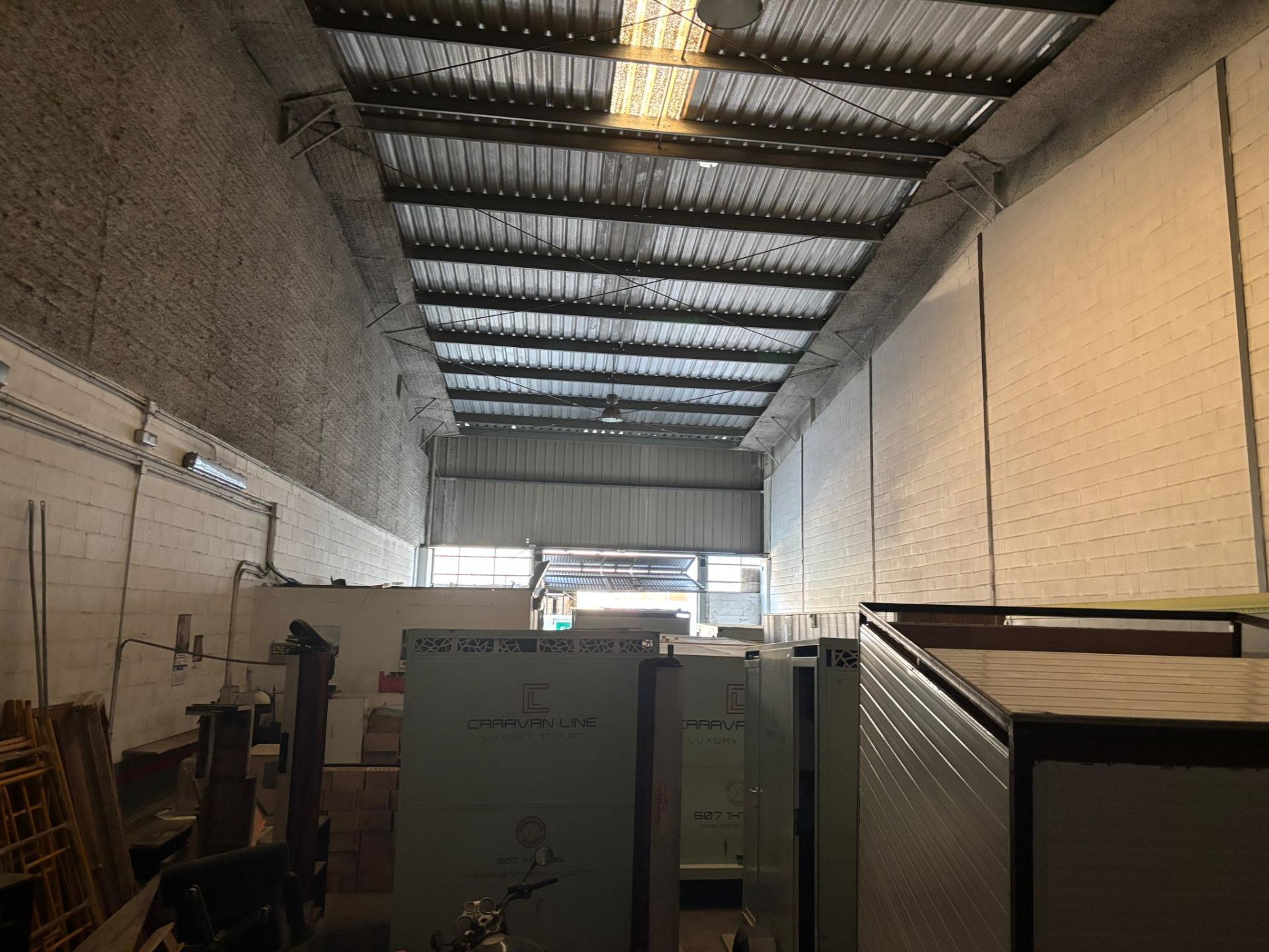 Naves-Venta-Salteras-1978387-Foto-11