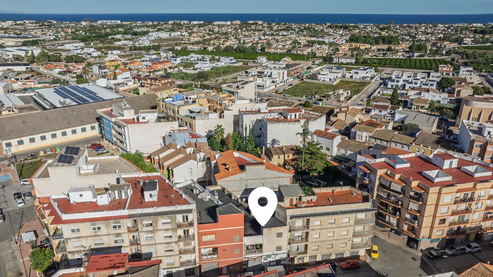 Amplio piso con jacuzzi y terraza en el centro de Vergel