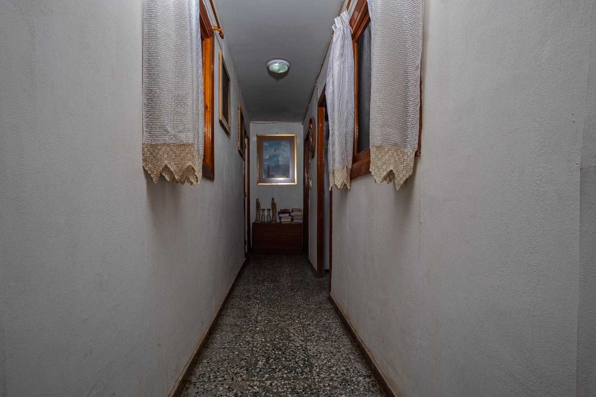 Amplio piso con jacuzzi y terraza en el centro de Vergel