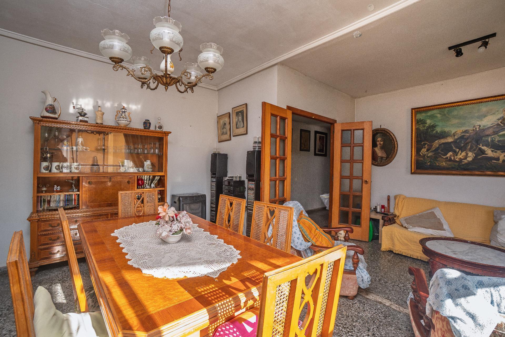 Amplio piso con jacuzzi y terraza en el centro de Vergel