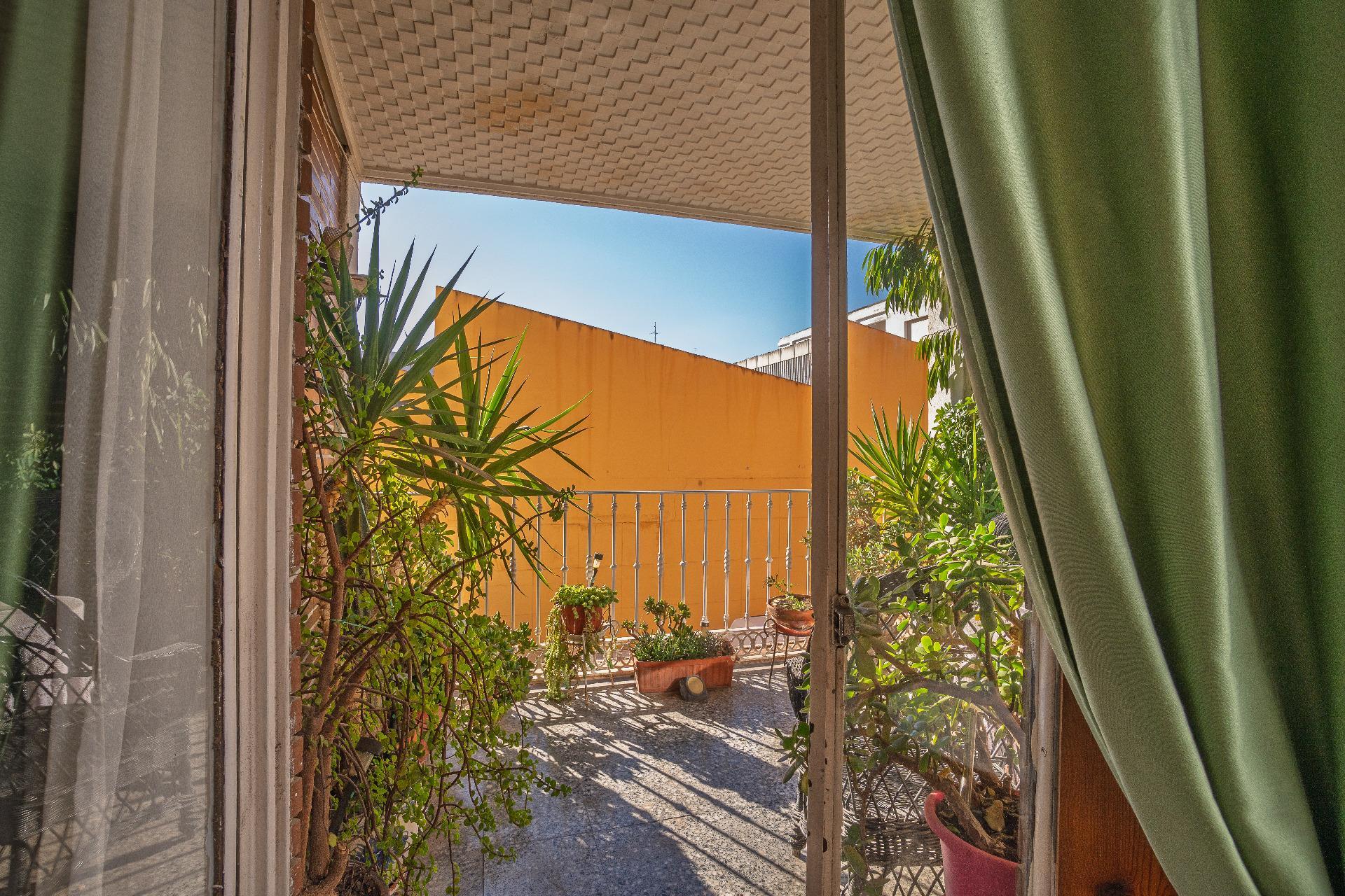 Amplio piso con jacuzzi y terraza en el centro de Vergel