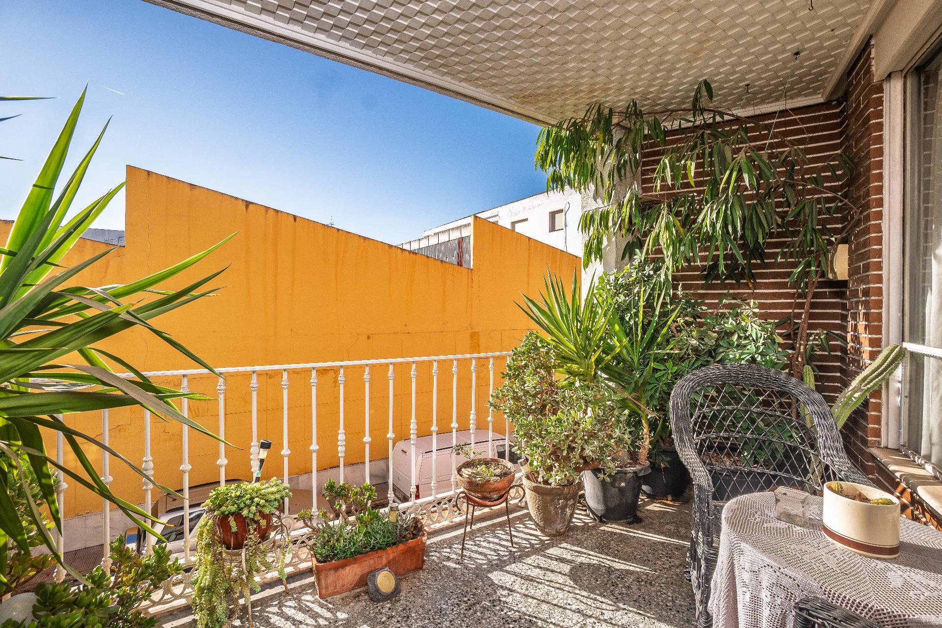 Amplio piso con jacuzzi y terraza en el centro de Vergel