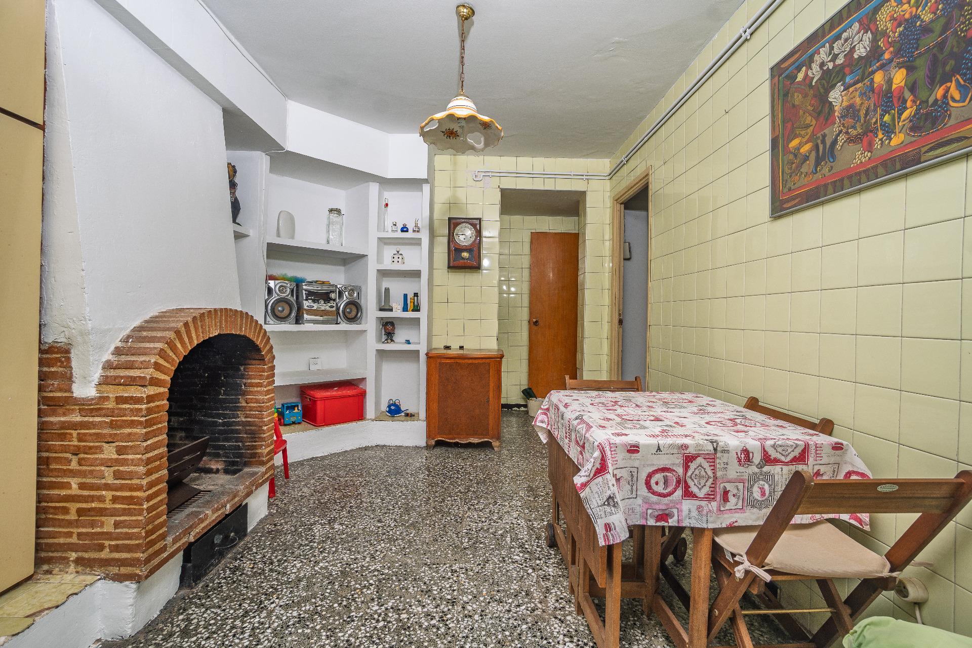 Amplio piso con jacuzzi y terraza en el centro de Vergel