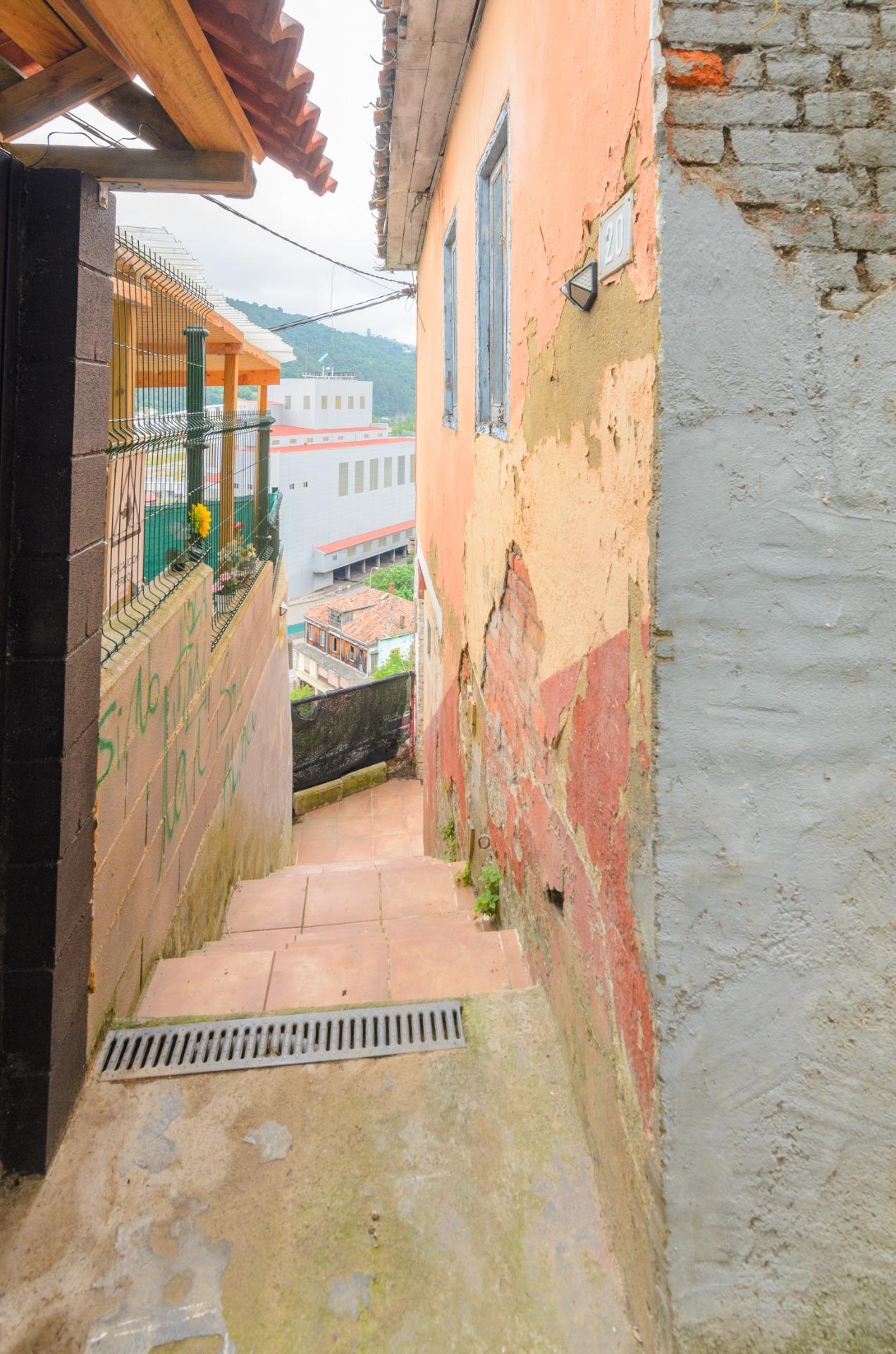 CASA PARA REHABILITAR EN MIERES NEGOCIABLE