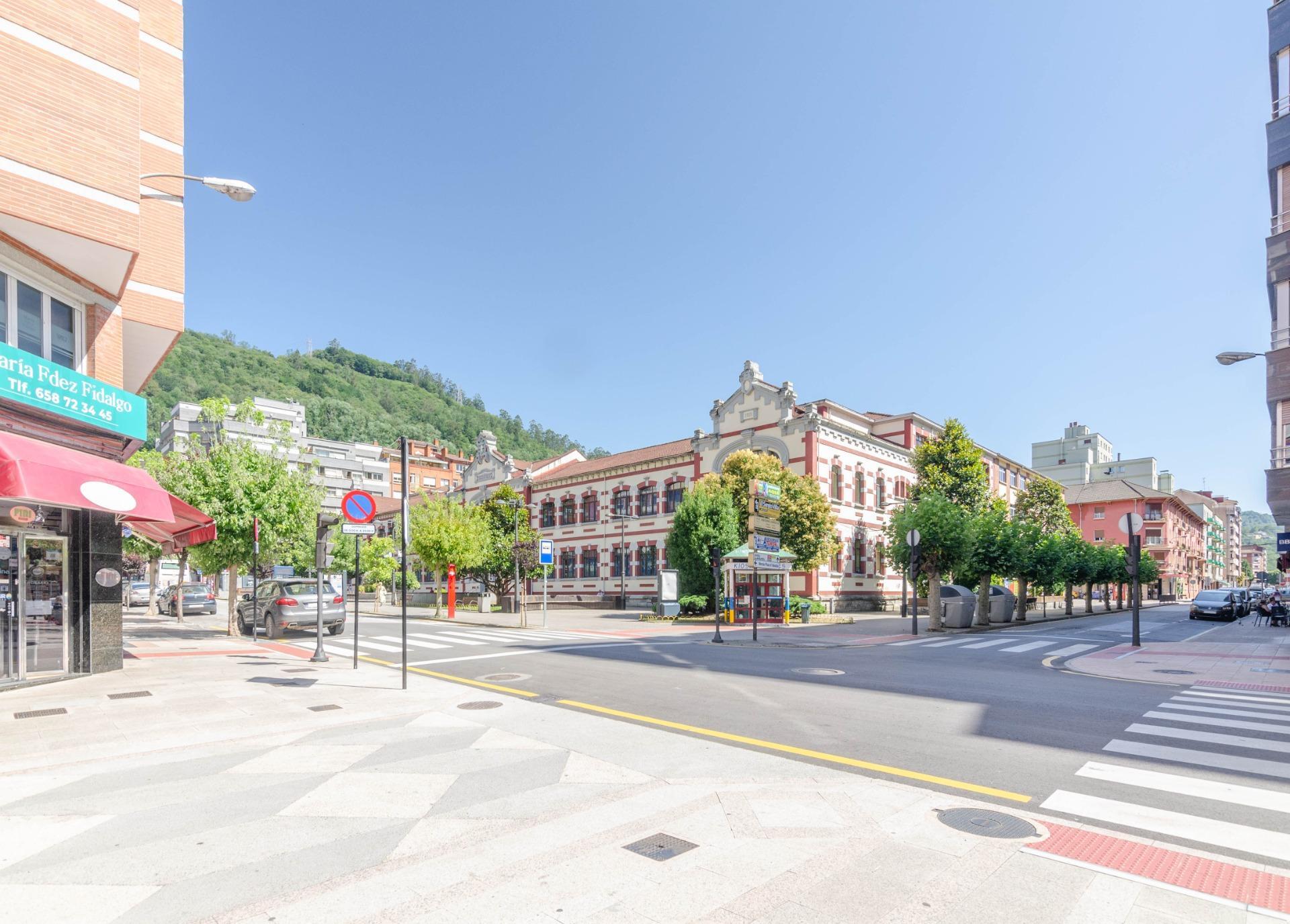 CASA PARA REHABILITAR EN MIERES NEGOCIABLE