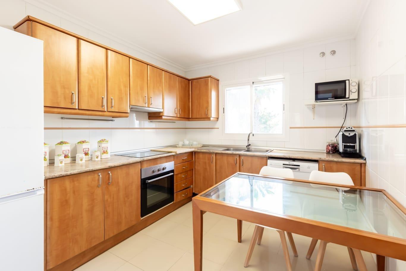 Ático reformado de 3 dorm. con licencia ETV para 6 pers a 250m de la playa