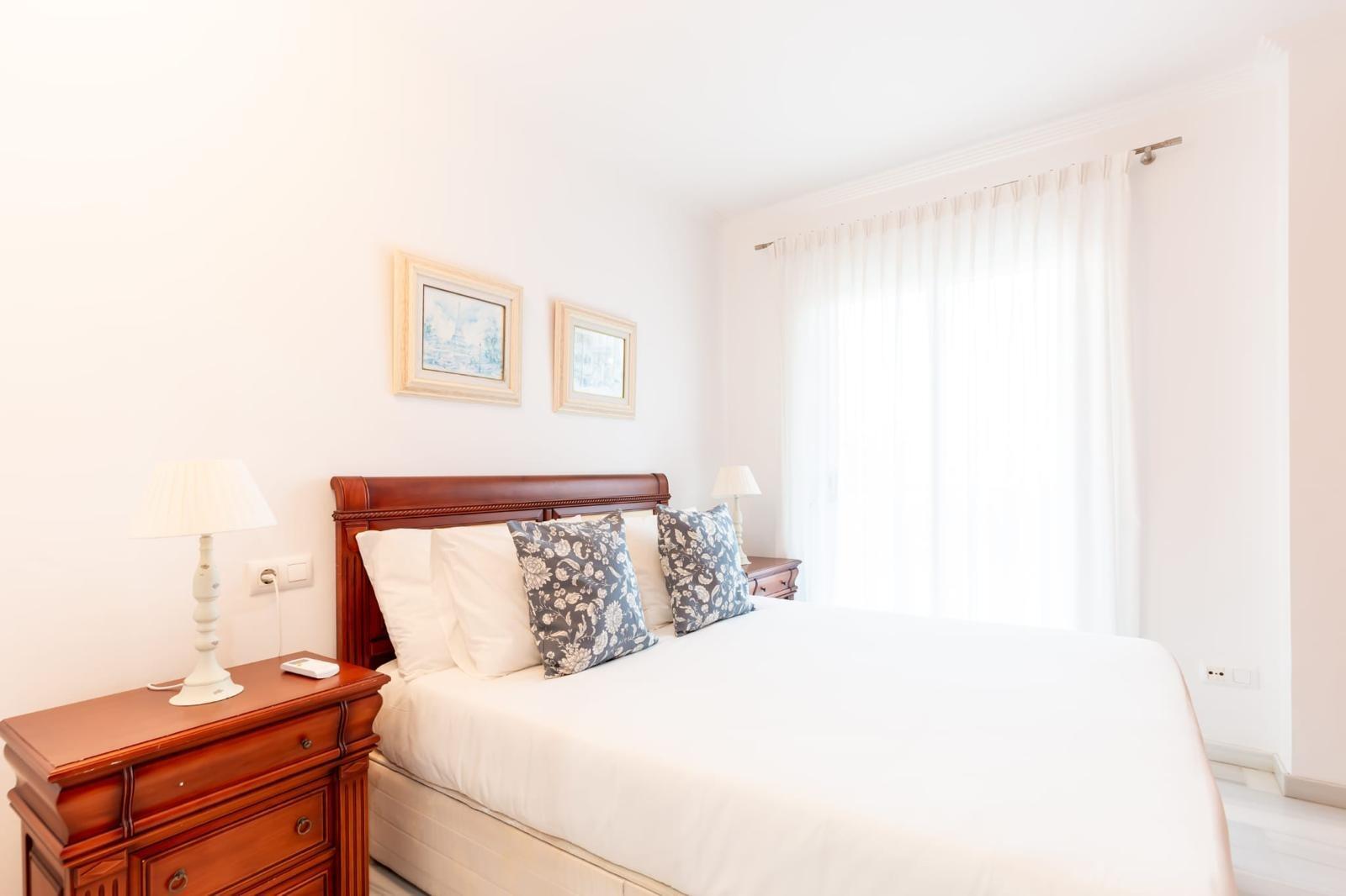 Ático reformado de 3 dorm. con licencia ETV para 6 pers a 250m de la playa