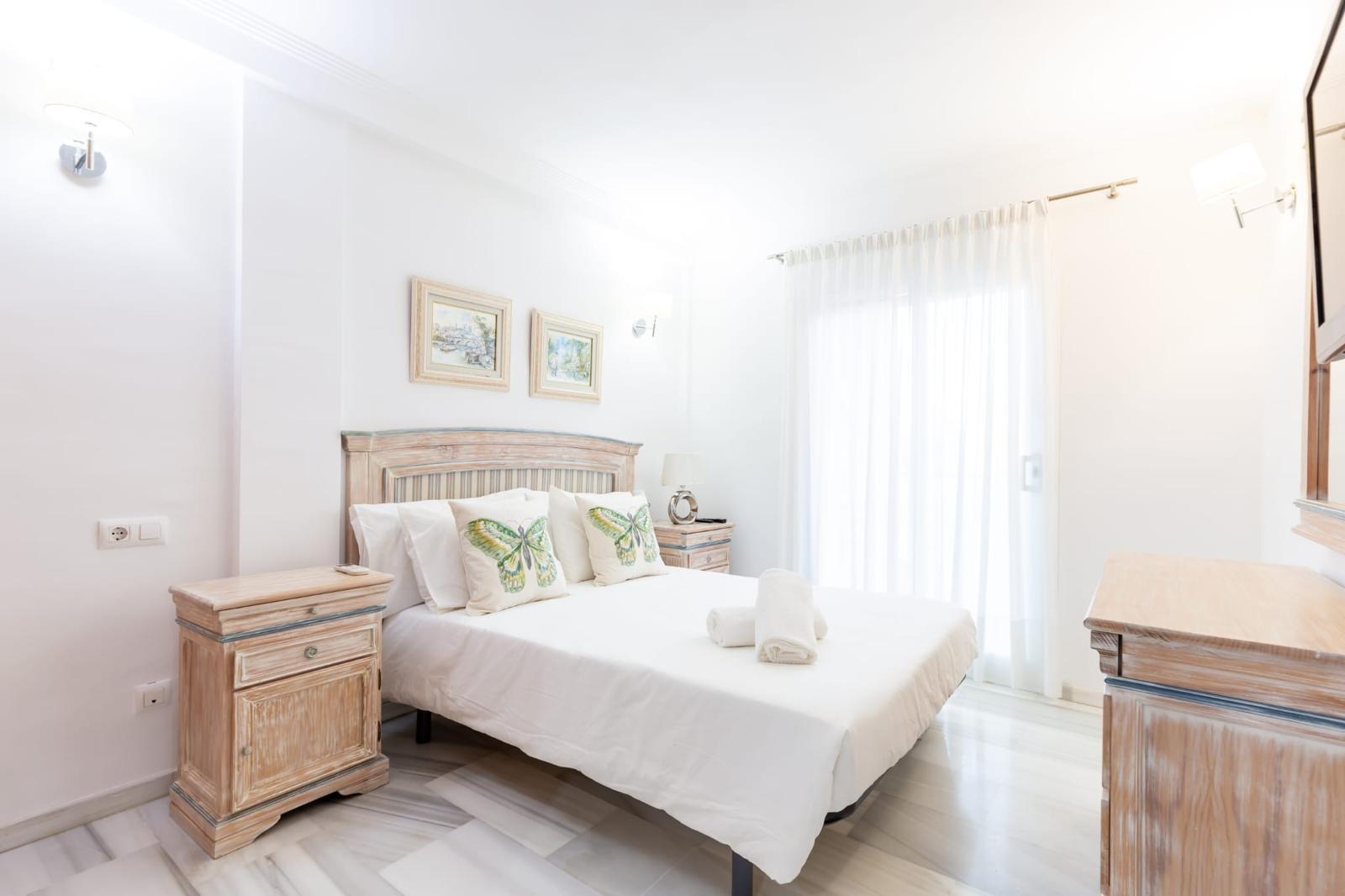 Ático reformado de 3 dorm. con licencia ETV para 6 pers a 250m de la playa