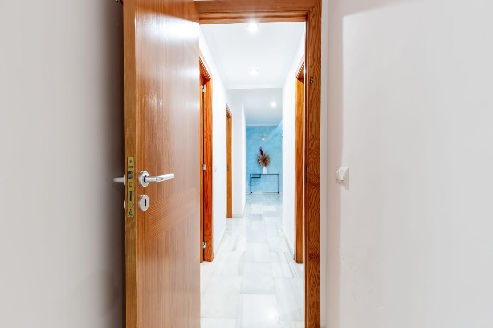 Ático reformado de 3 dorm. con licencia ETV para 6 pers a 250m de la playa