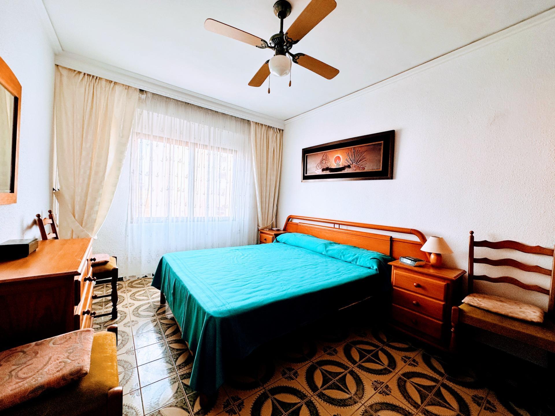 Luminoso y amplio piso en venta en Grau de Gandia, frente al Polideportivo