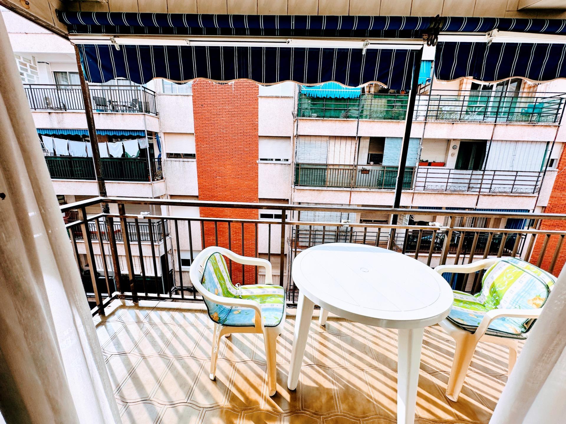 Luminoso y amplio piso en venta en Grau de Gandia, frente al Polideportivo