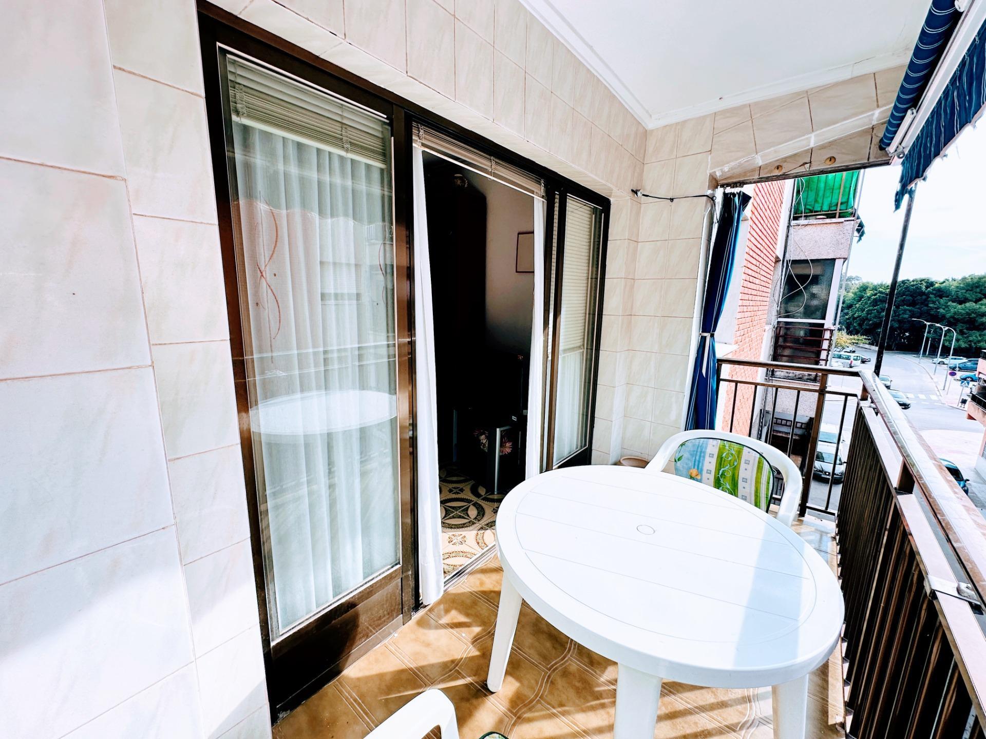 Luminoso y amplio piso en venta en Grau de Gandia, frente al Polideportivo