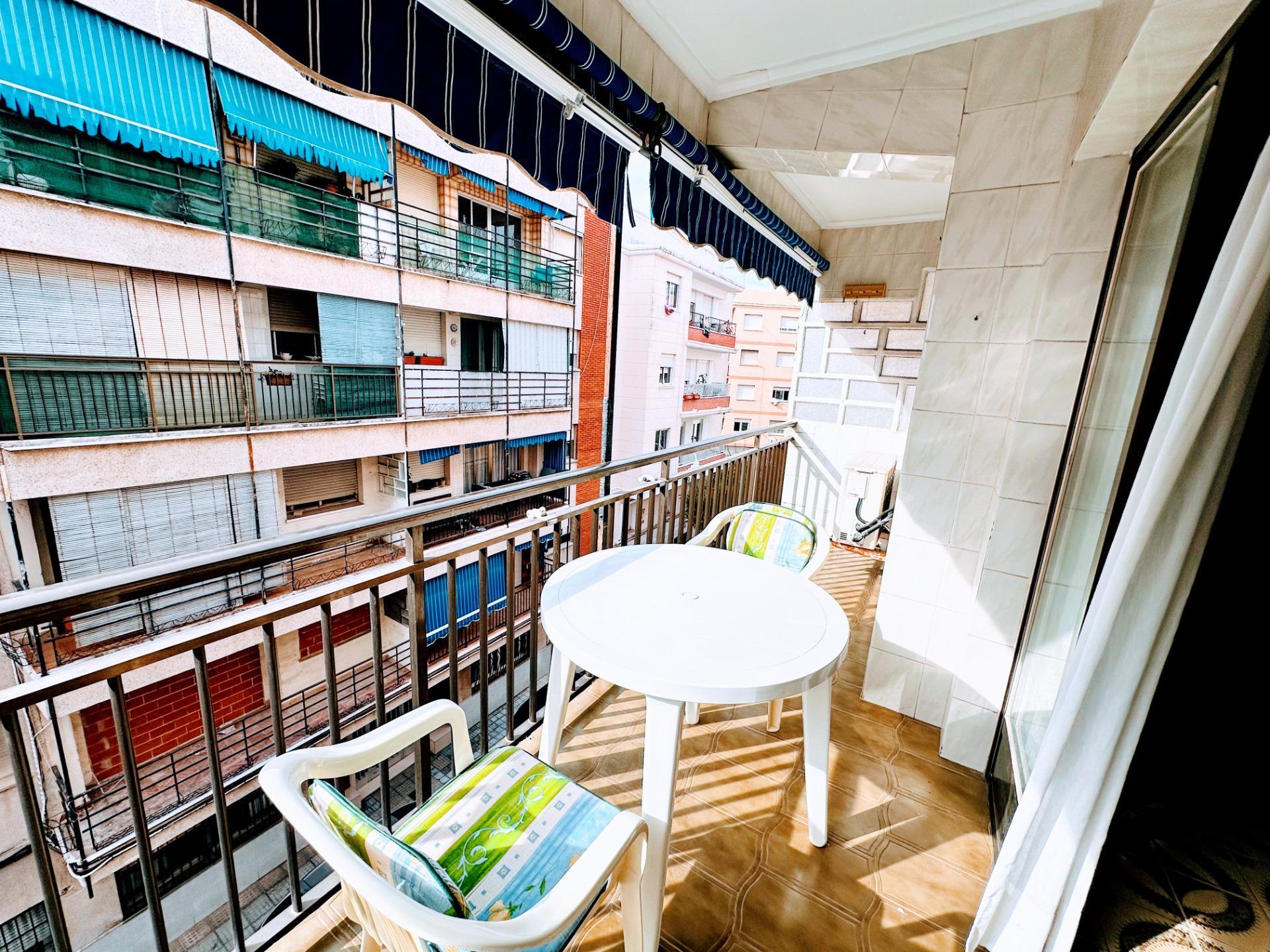 Luminoso y amplio piso en venta en Grau de Gandia, frente al Polideportivo