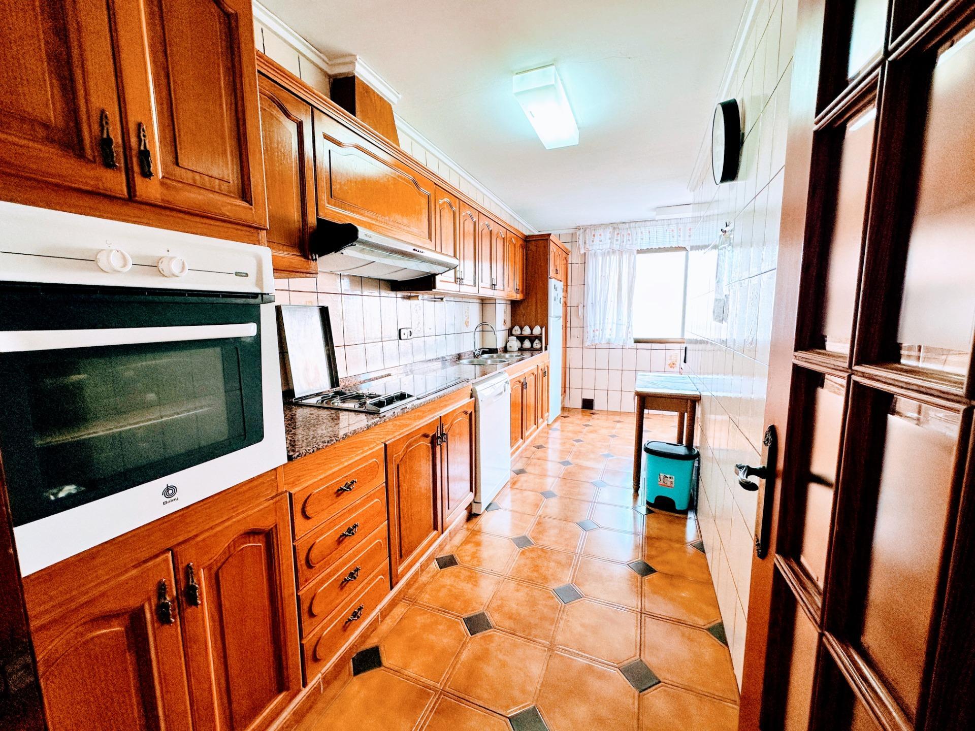 Luminoso y amplio piso en venta en Grau de Gandia, frente al Polideportivo