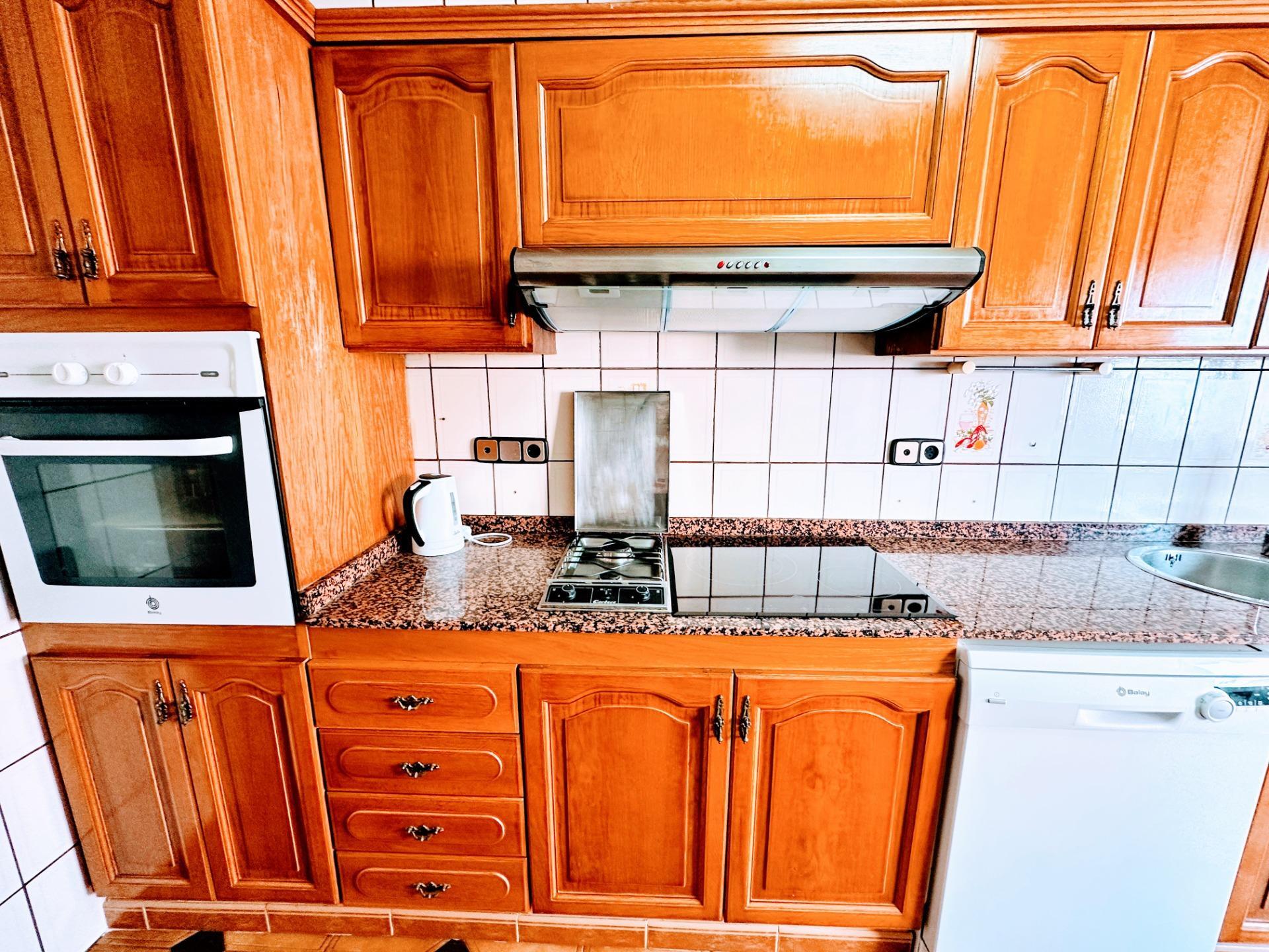 Luminoso y amplio piso en venta en Grau de Gandia, frente al Polideportivo