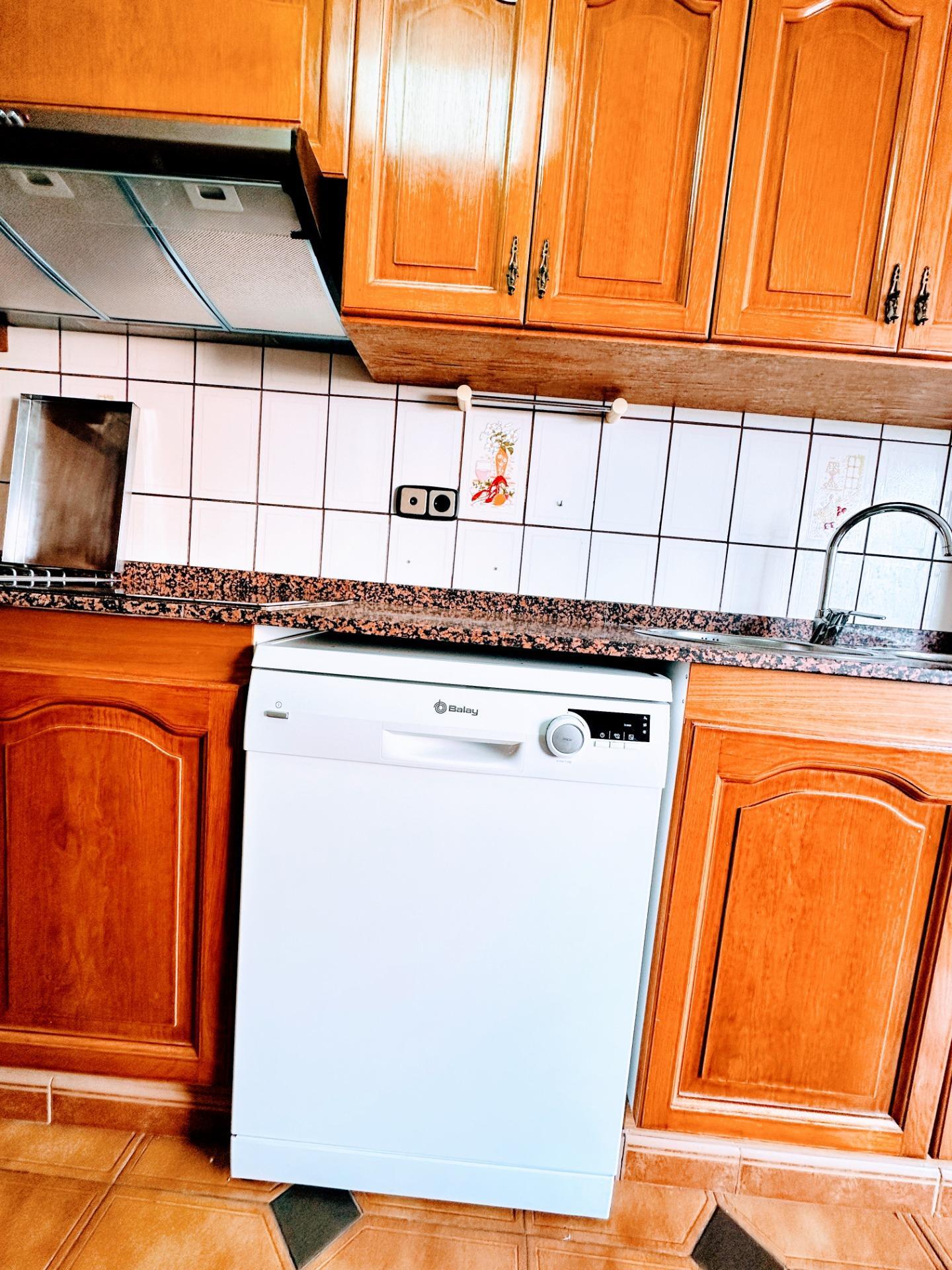 Luminoso y amplio piso en venta en Grau de Gandia, frente al Polideportivo