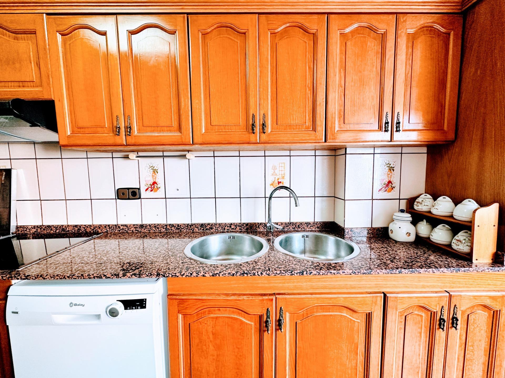 Luminoso y amplio piso en venta en Grau de Gandia, frente al Polideportivo