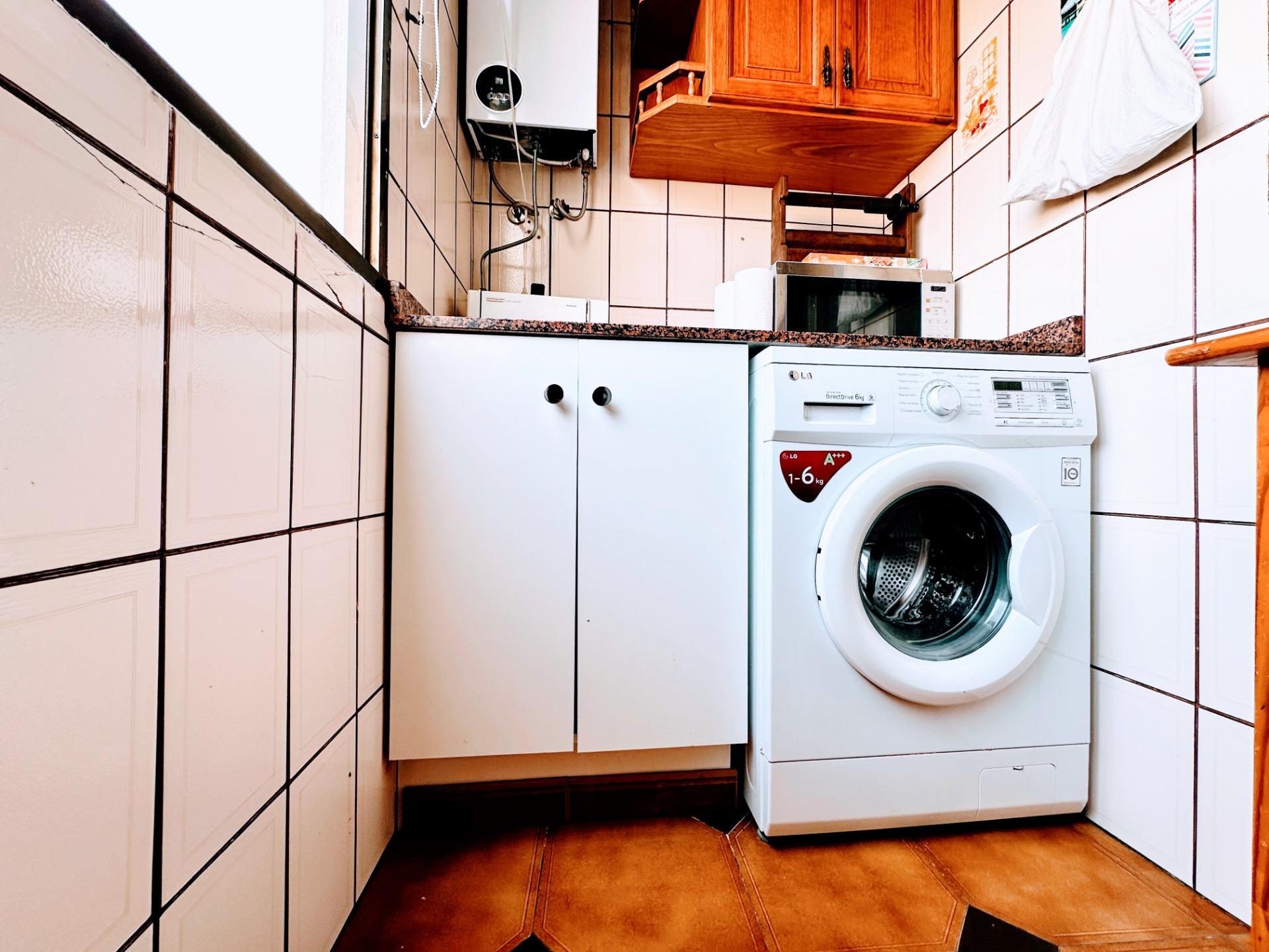 Luminoso y amplio piso en venta en Grau de Gandia, frente al Polideportivo