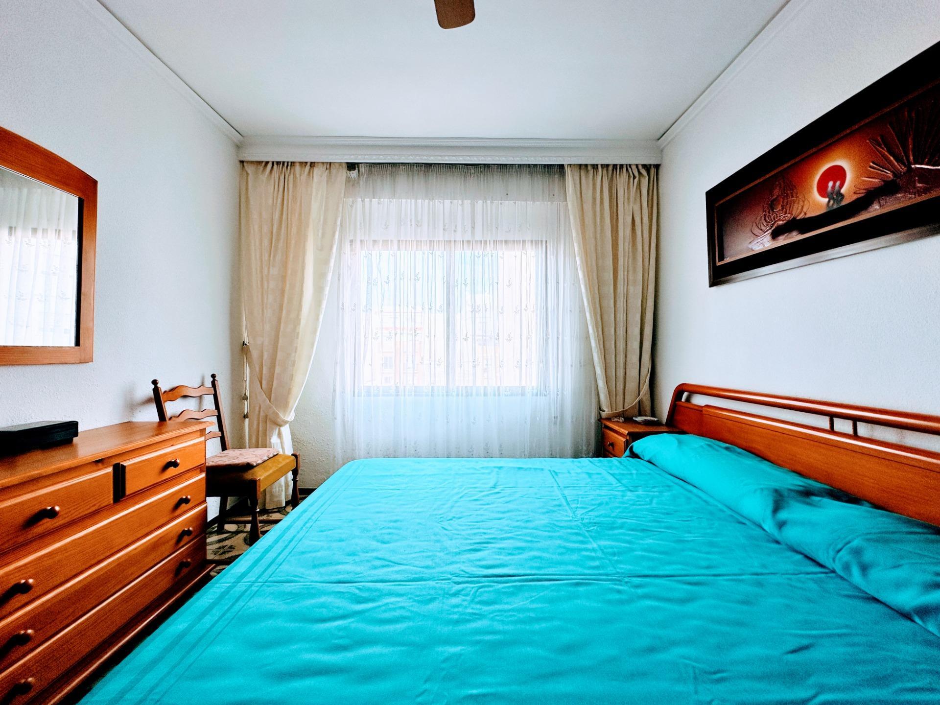 Luminoso y amplio piso en venta en Grau de Gandia, frente al Polideportivo