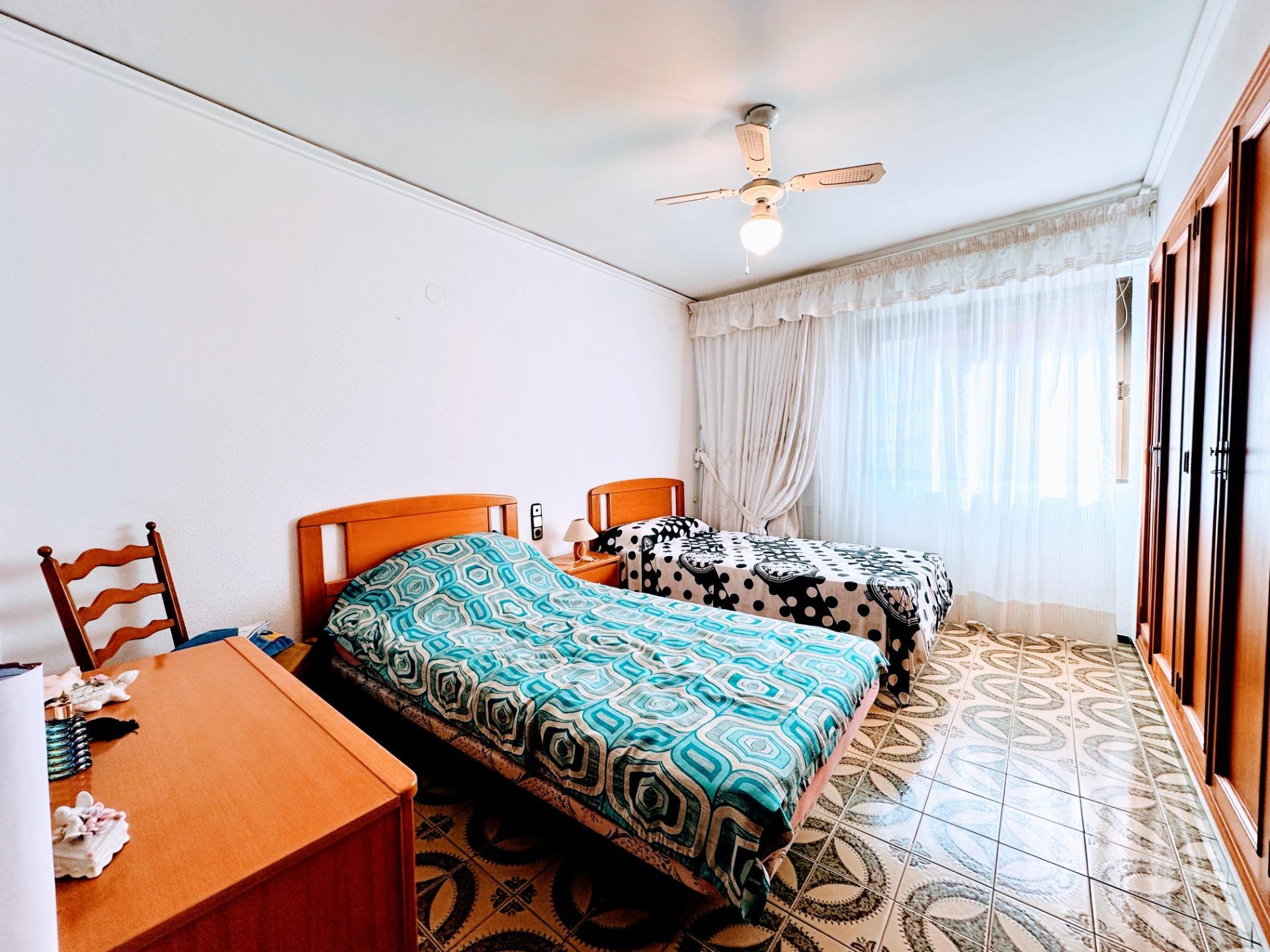 Luminoso y amplio piso en venta en Grau de Gandia, frente al Polideportivo